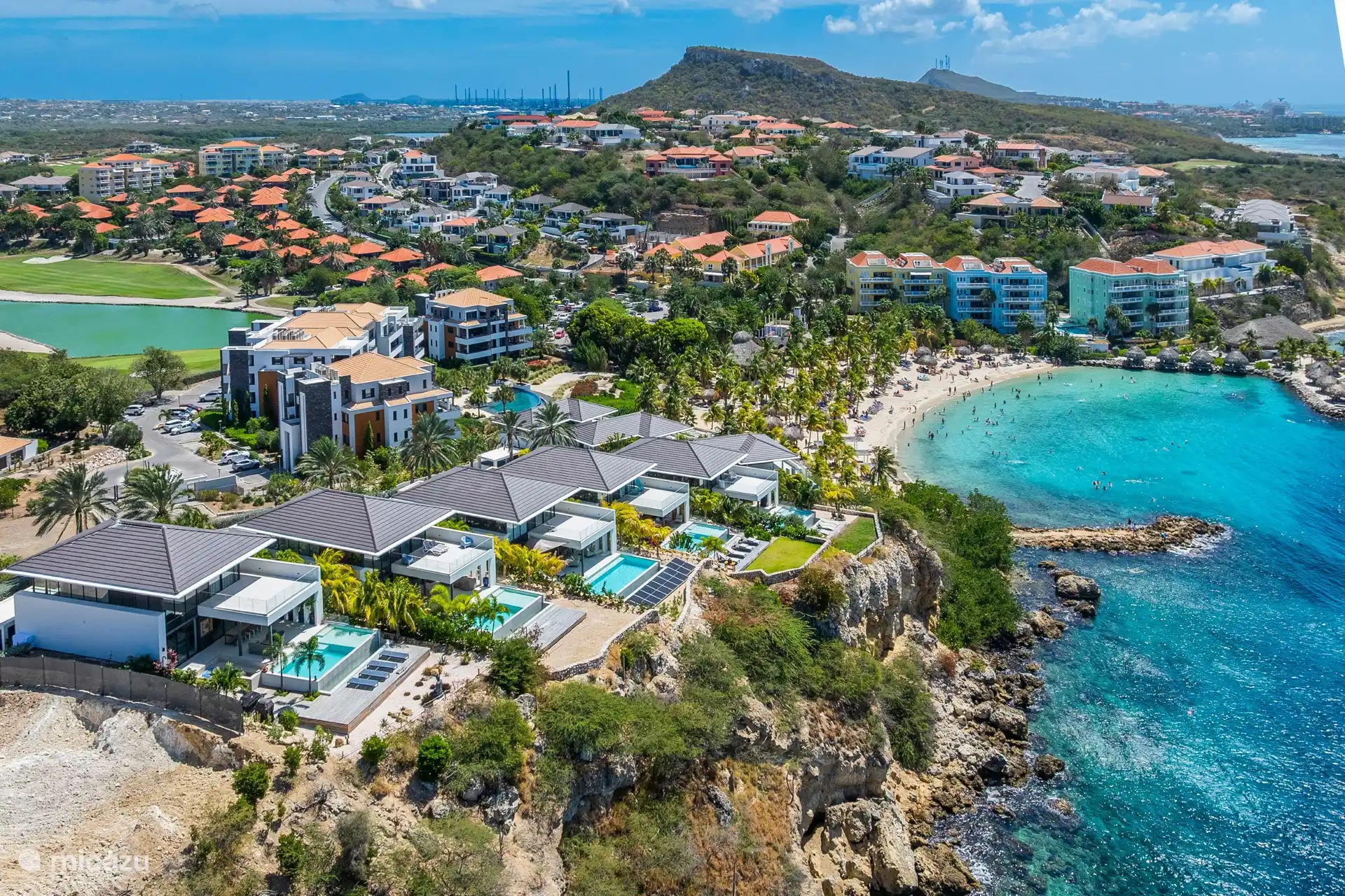 Nur wenige Gehminuten entfernt erreichen Sie den wunderschönen Strand von Blue Bay – einen der schönsten Strände Curaçaos.