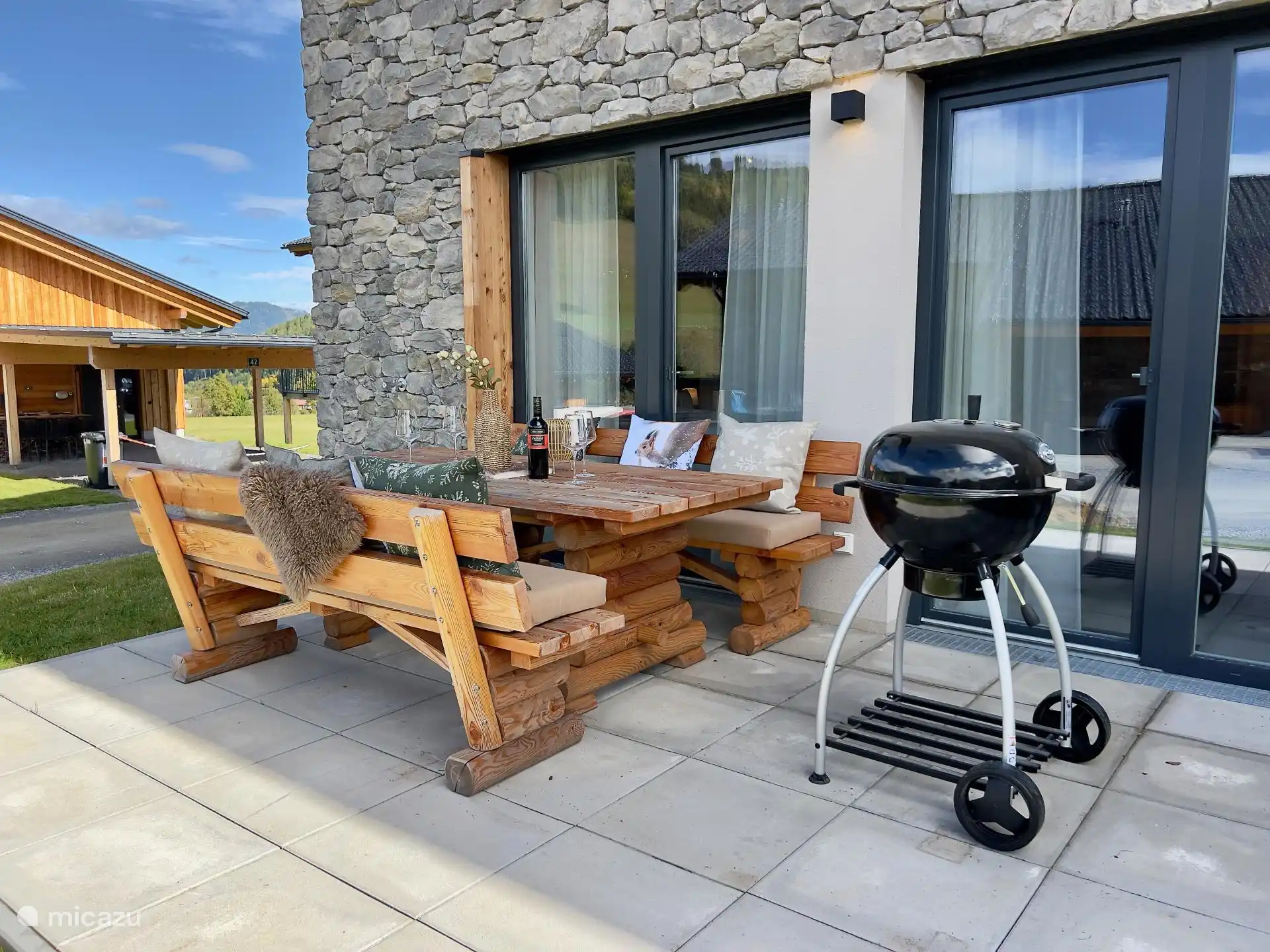 Terrasse avec barbecue
