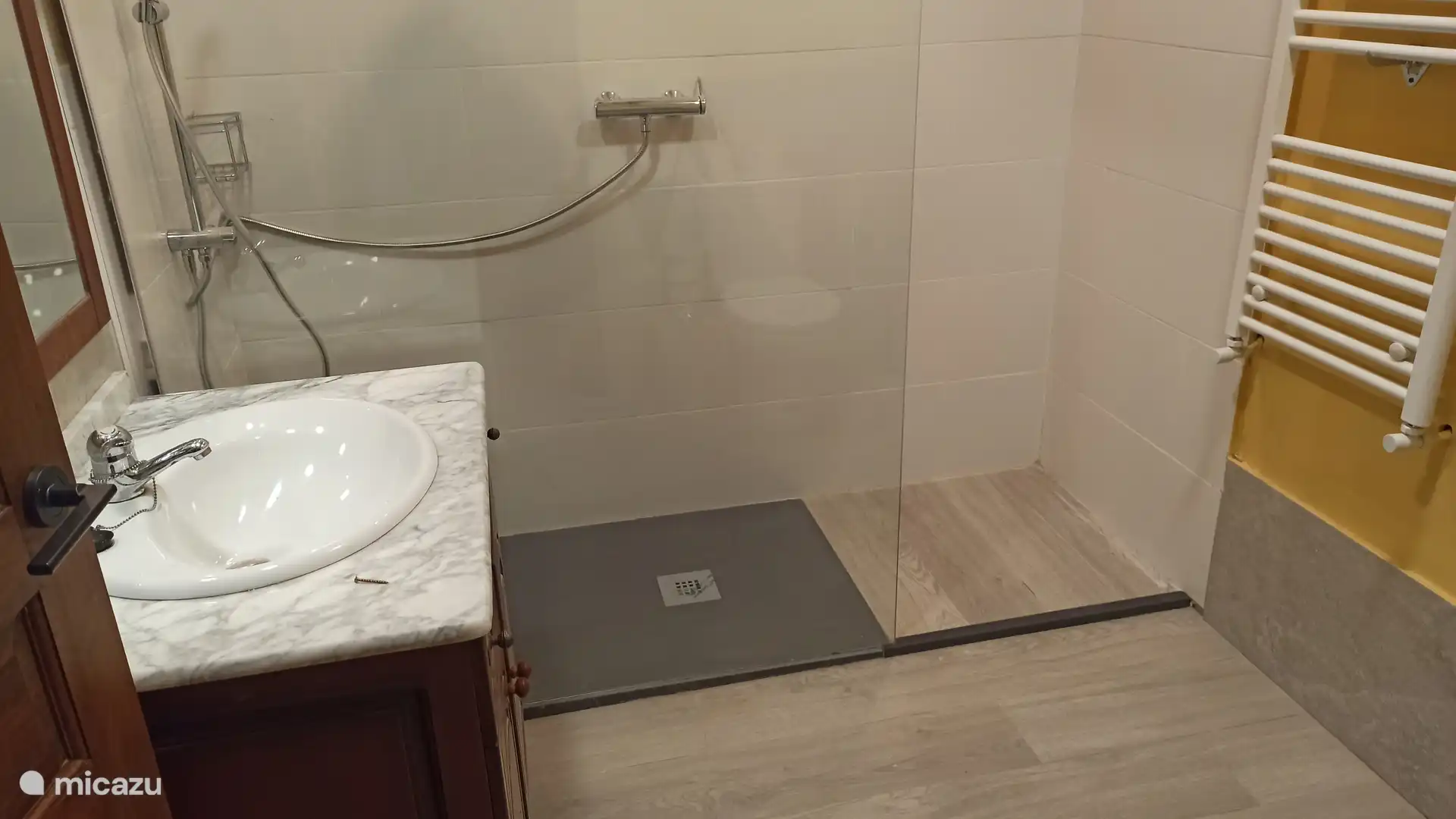 Baño 1 (habitaciones)