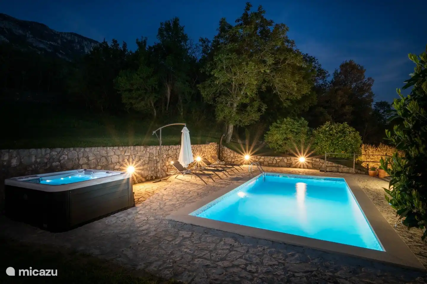 piscina + jacuzzi