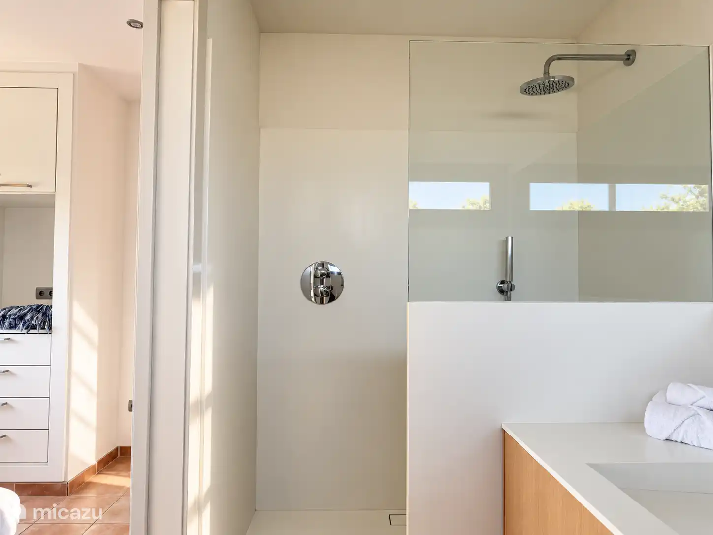 inloopdouche bij slaapkamer 4
