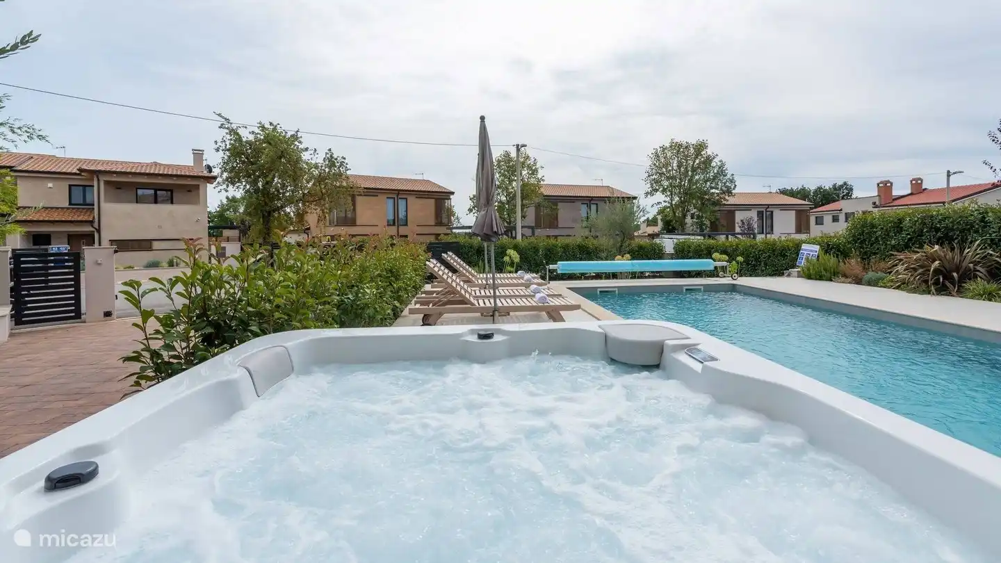 jacuzzi + piscine