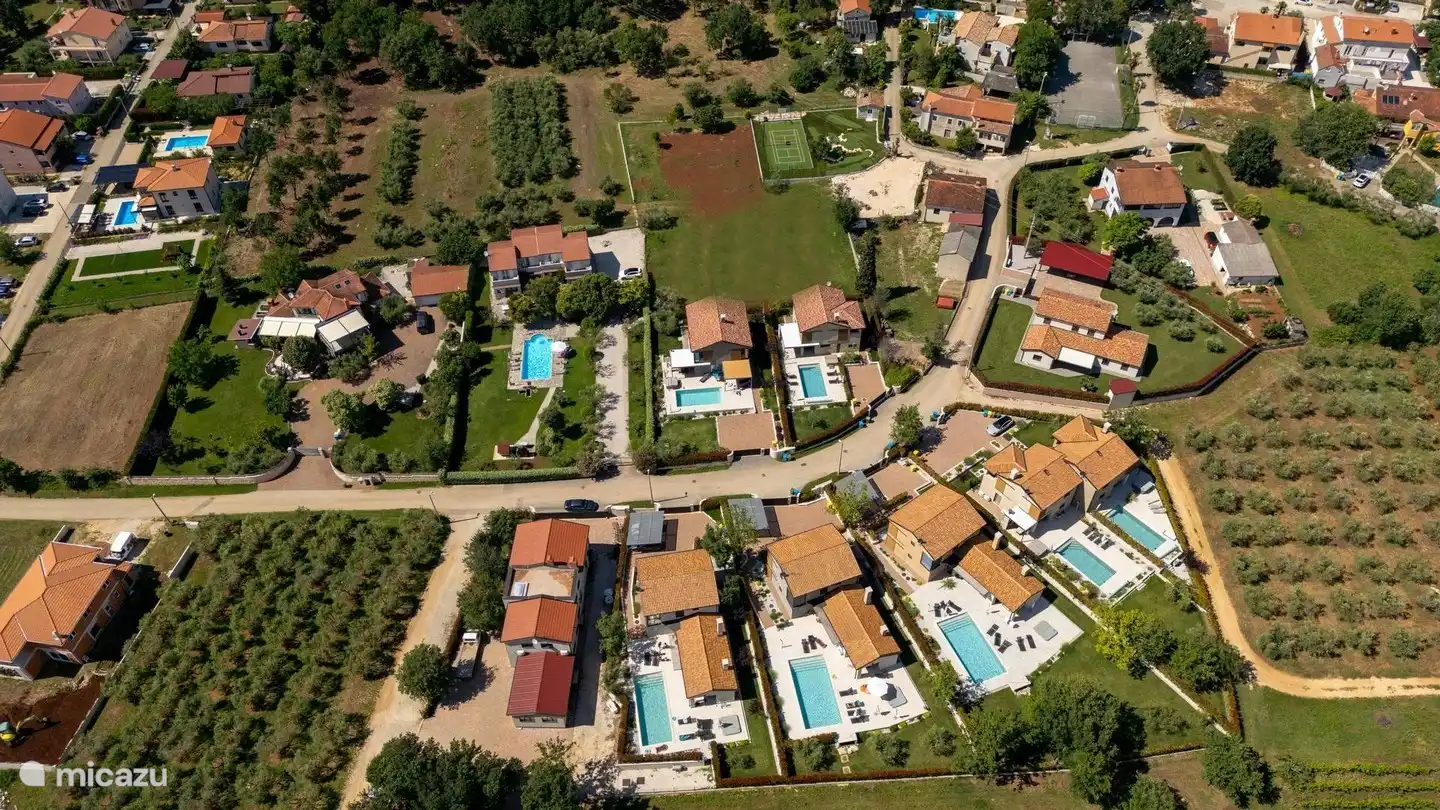 6 villas qui doivent être ensemble