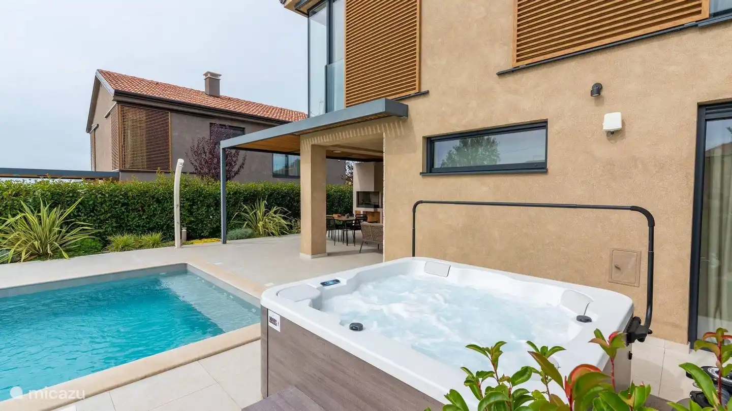 jacuzzi