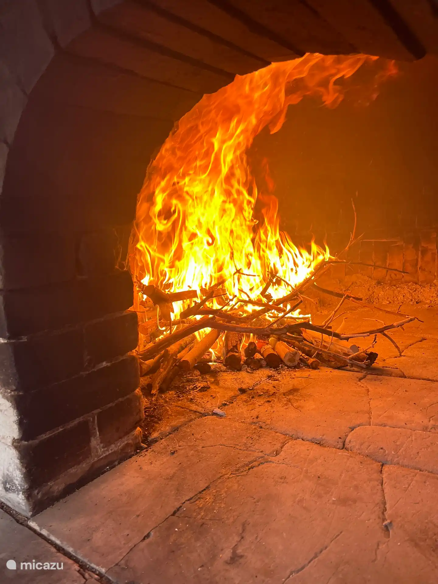 genieten van je eigen pizza's. Zelf gemaakt of je laat een pizza chef komen.