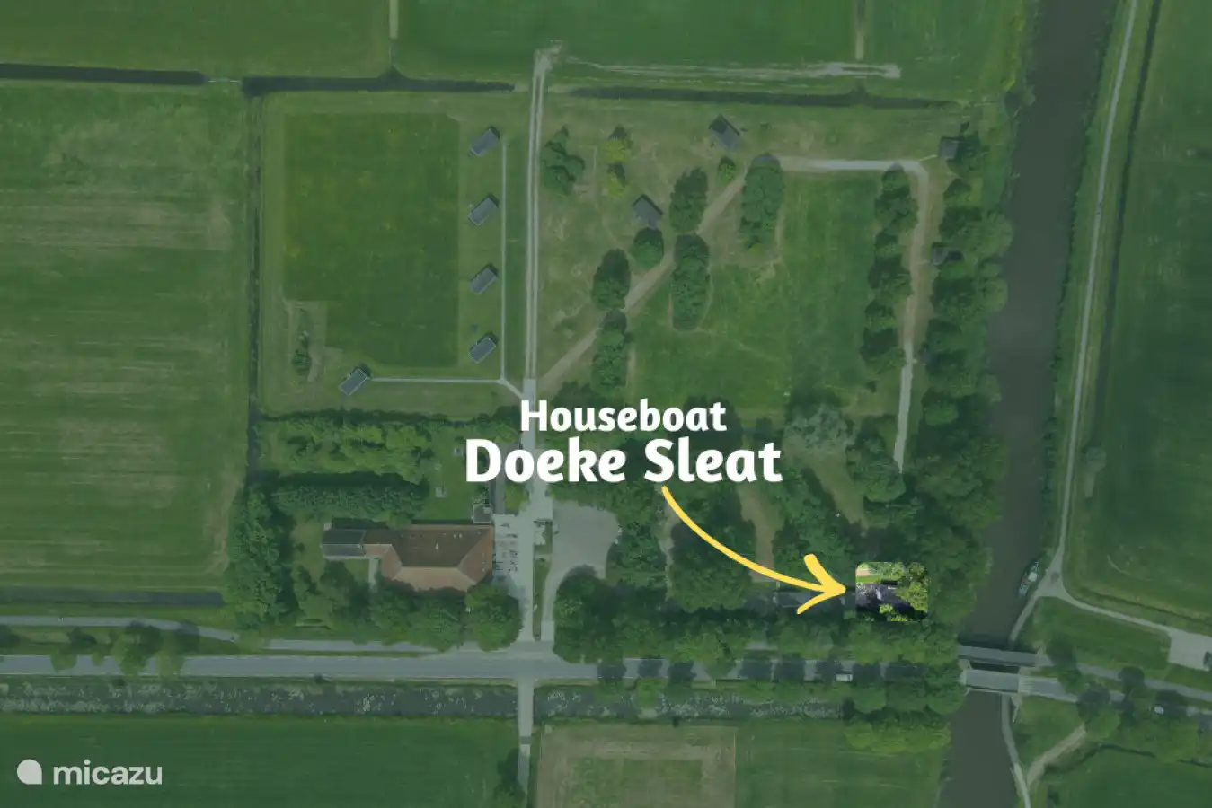 Ligging van de houseboat op het erf van Pean-buiten Weidum