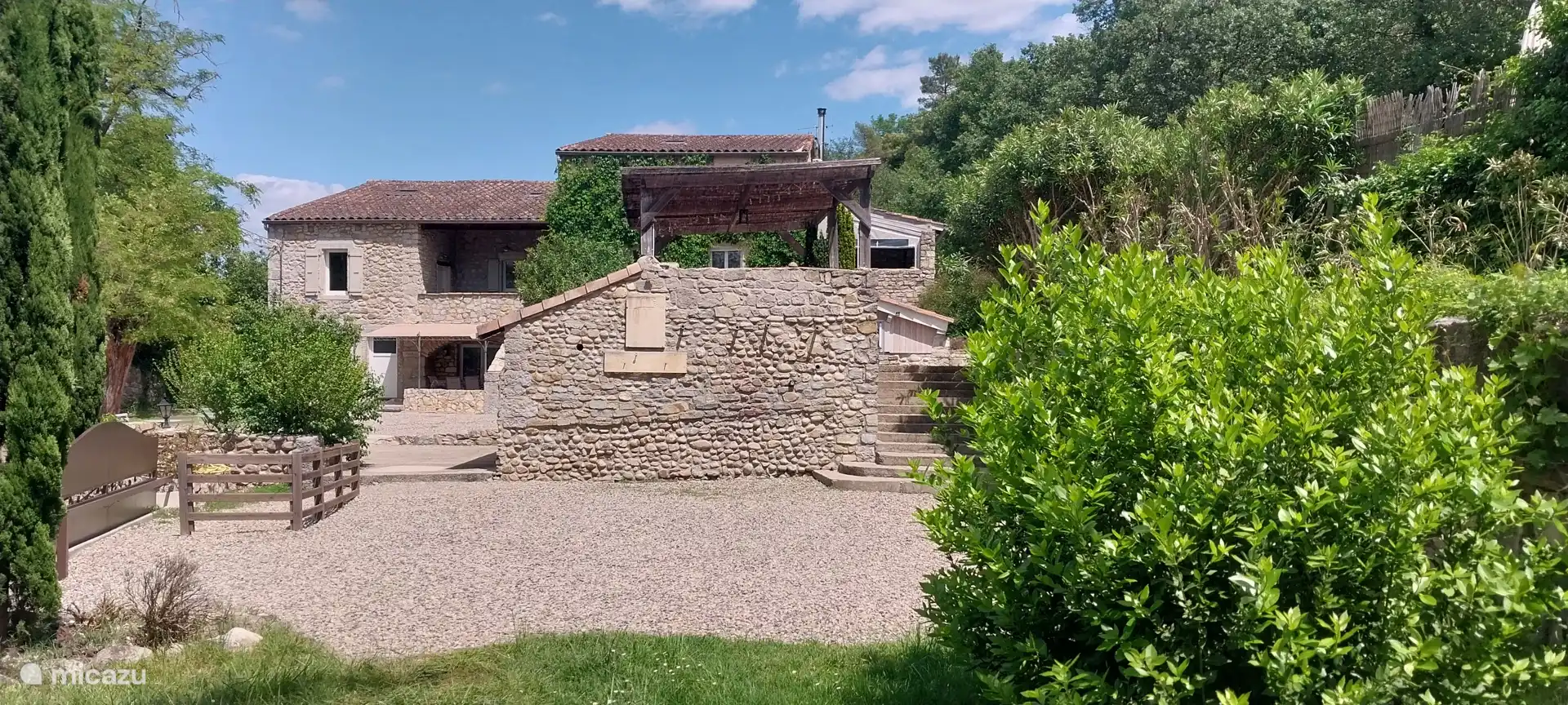 The Charm of Stone and the Elegance of Architecture