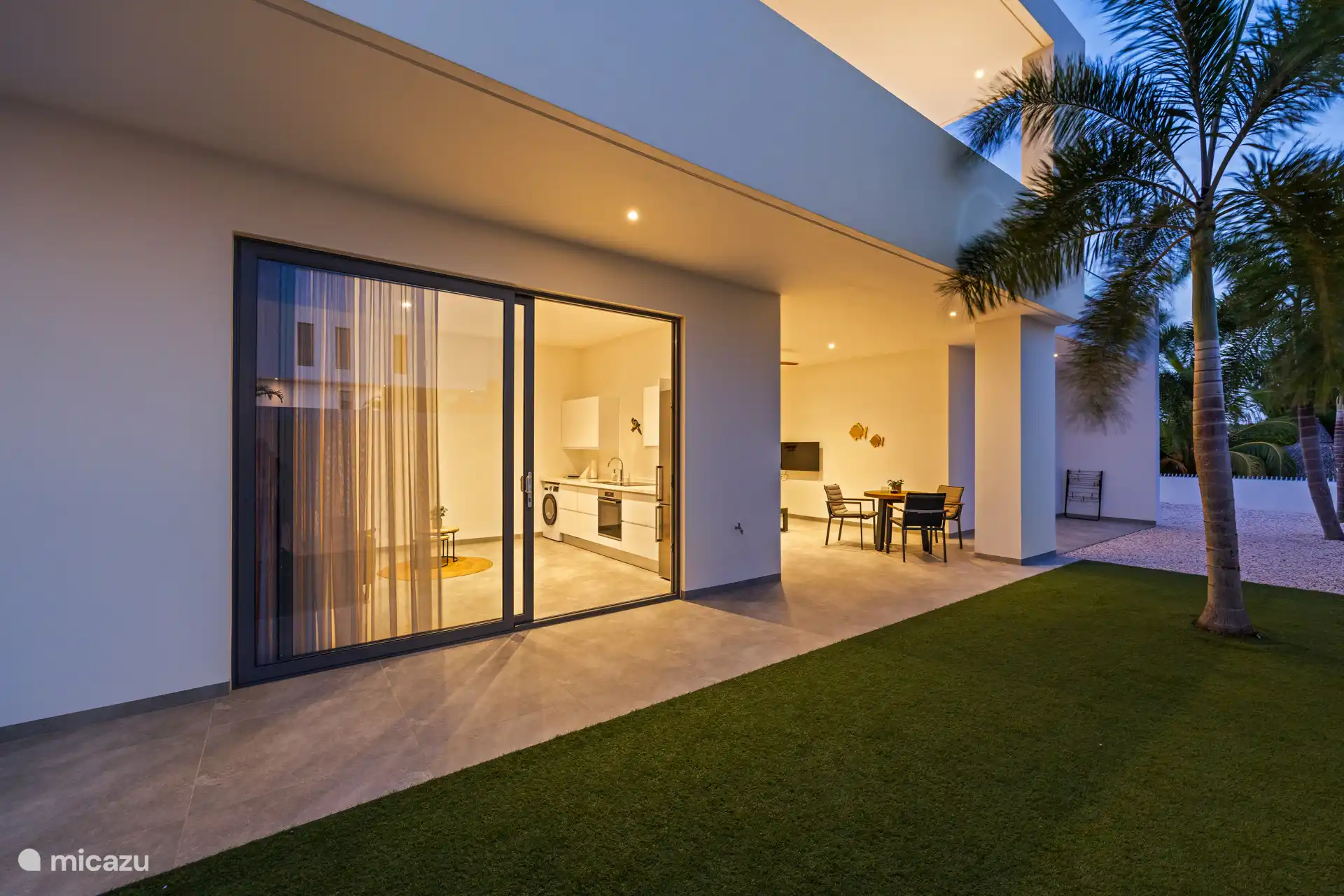 Met stranden, restaurants en beachclubs op loopafstand—waaronder populaire plekken zoals Zanzibar Beach Club—biedt dit appartement een perfecte combinatie van locatie, comfort en buitenleven. 