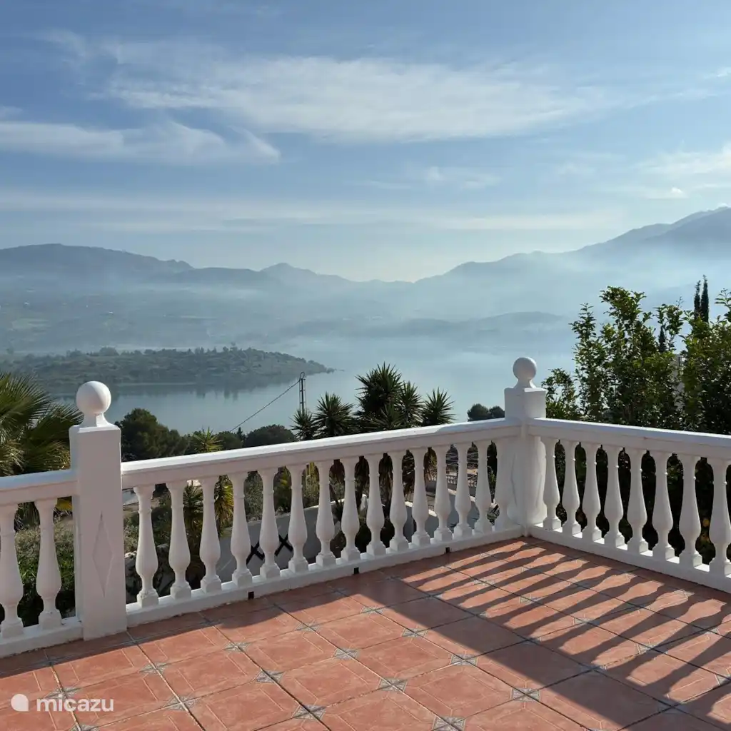 Villa Azahar Lake Viñuela (Málaga)