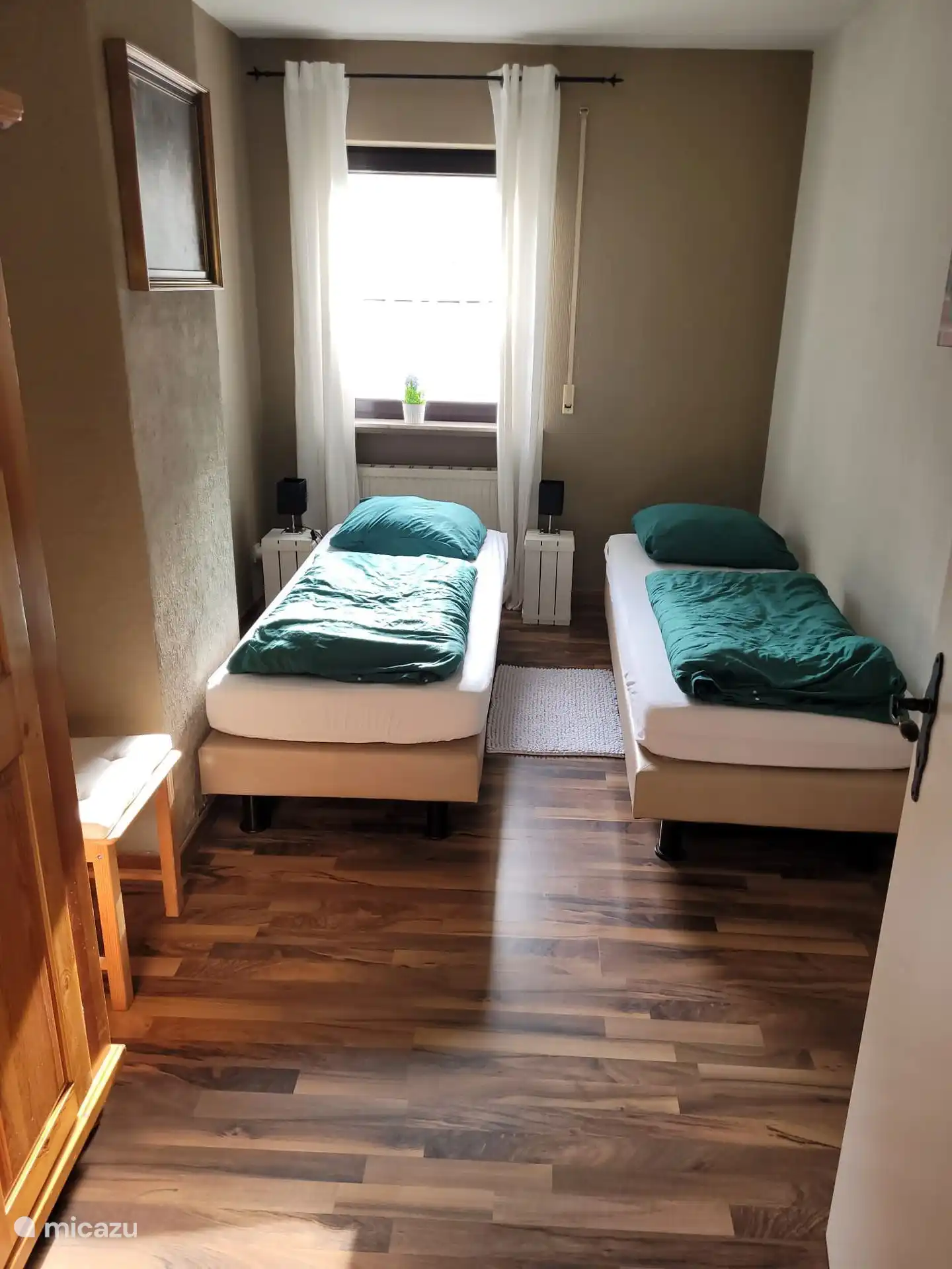 2 eenpersoons slaapkamer appartement op de eerste verdieping 