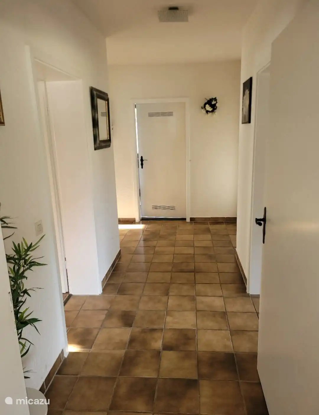 Hal van het appartement op de eerste verdieping 