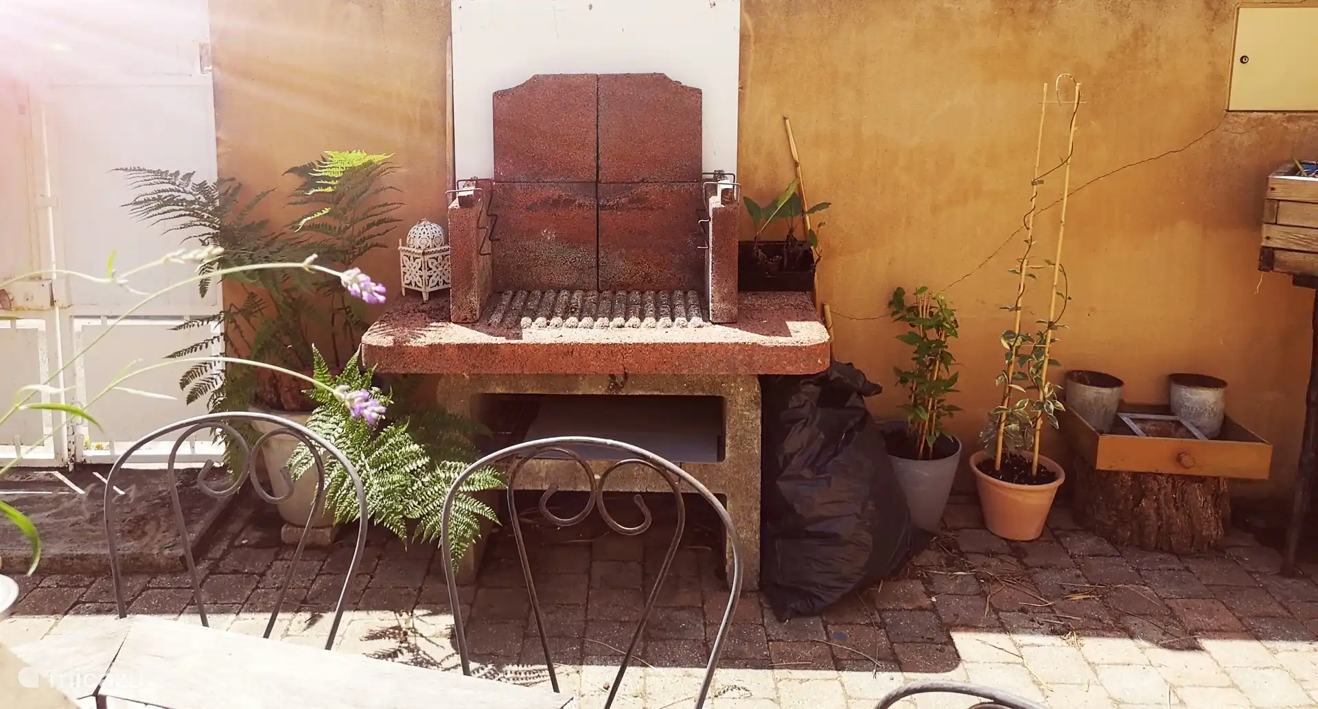 Barbecue in de privébinnenplaats