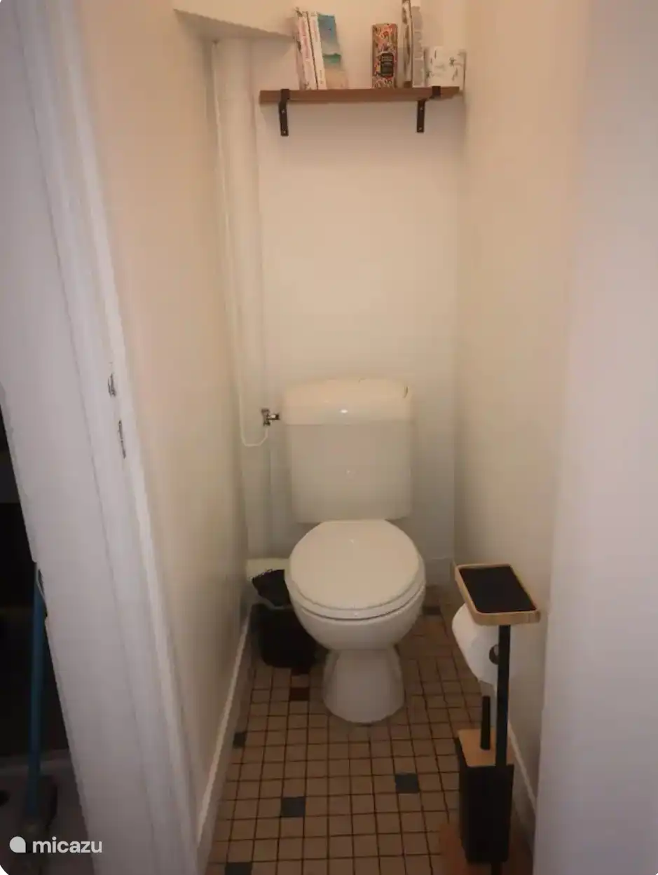 Klein toilet op de begane grond 