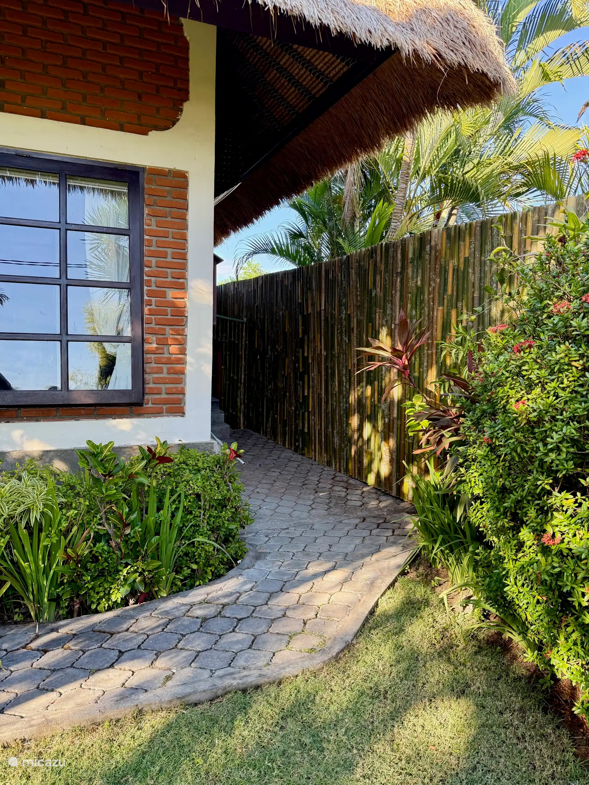 Eingang zum Gästehaus mit 2 Schlafzimmern und Badezimmer.