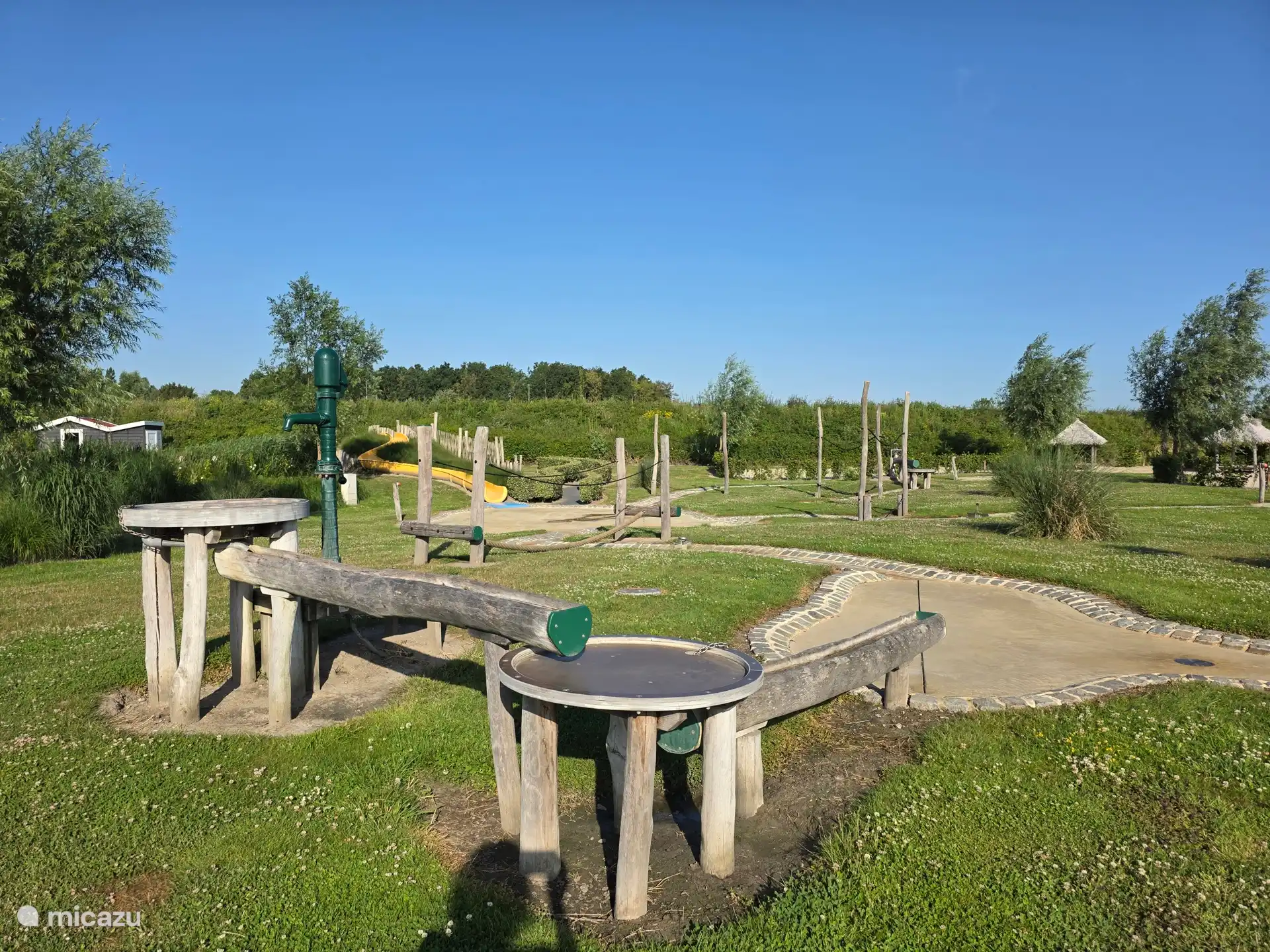 Waterspeeltuin (in het seizoen)