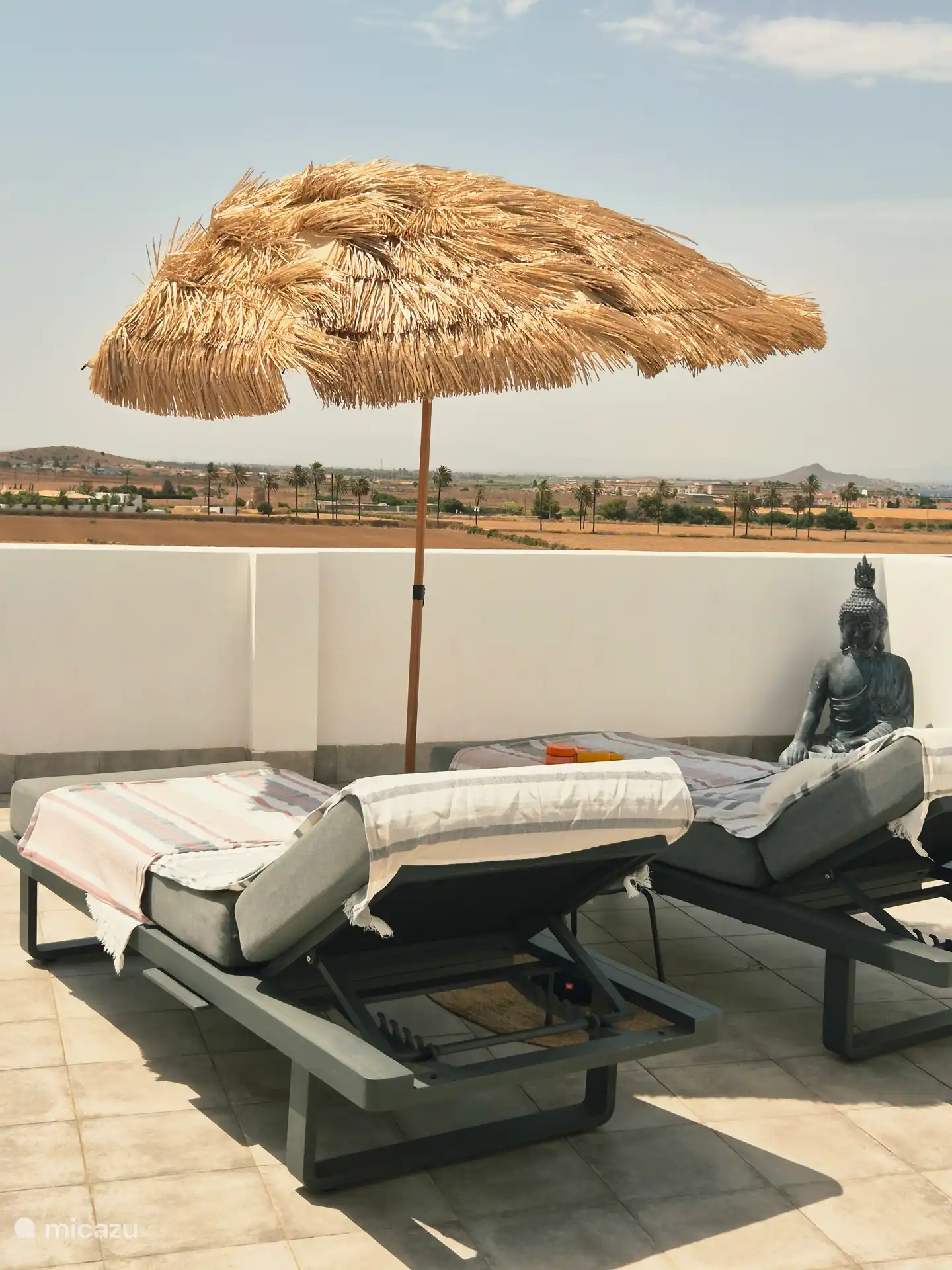 dakterras 80m², zicht op de bergen