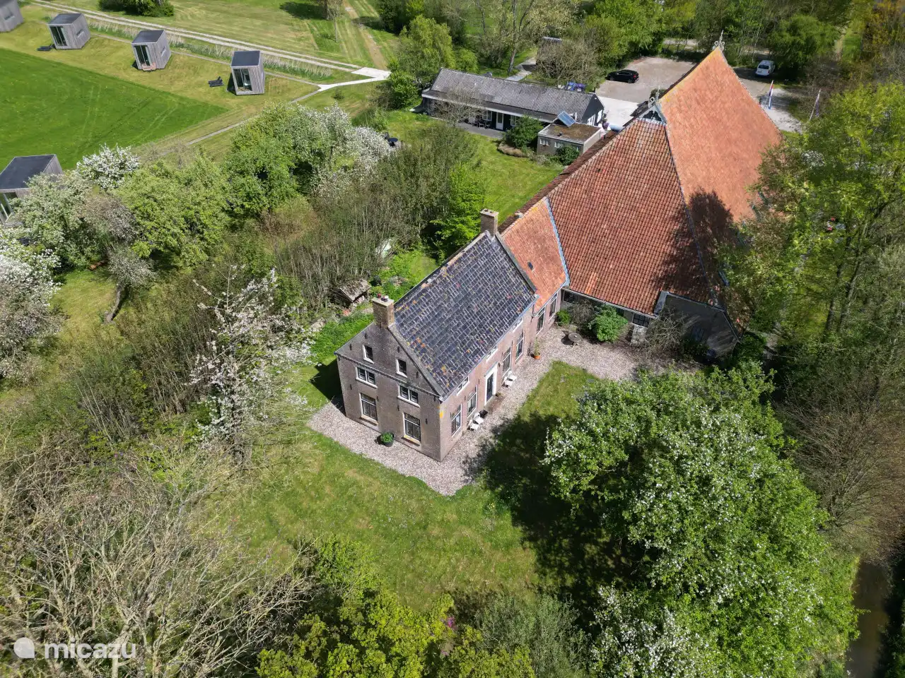 Vue aérienne de la ferme avec les Voorhuis
