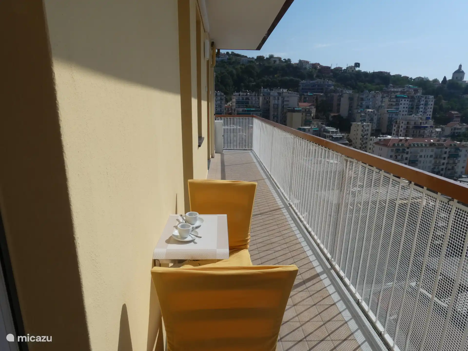 Balkon met uitzicht op zee