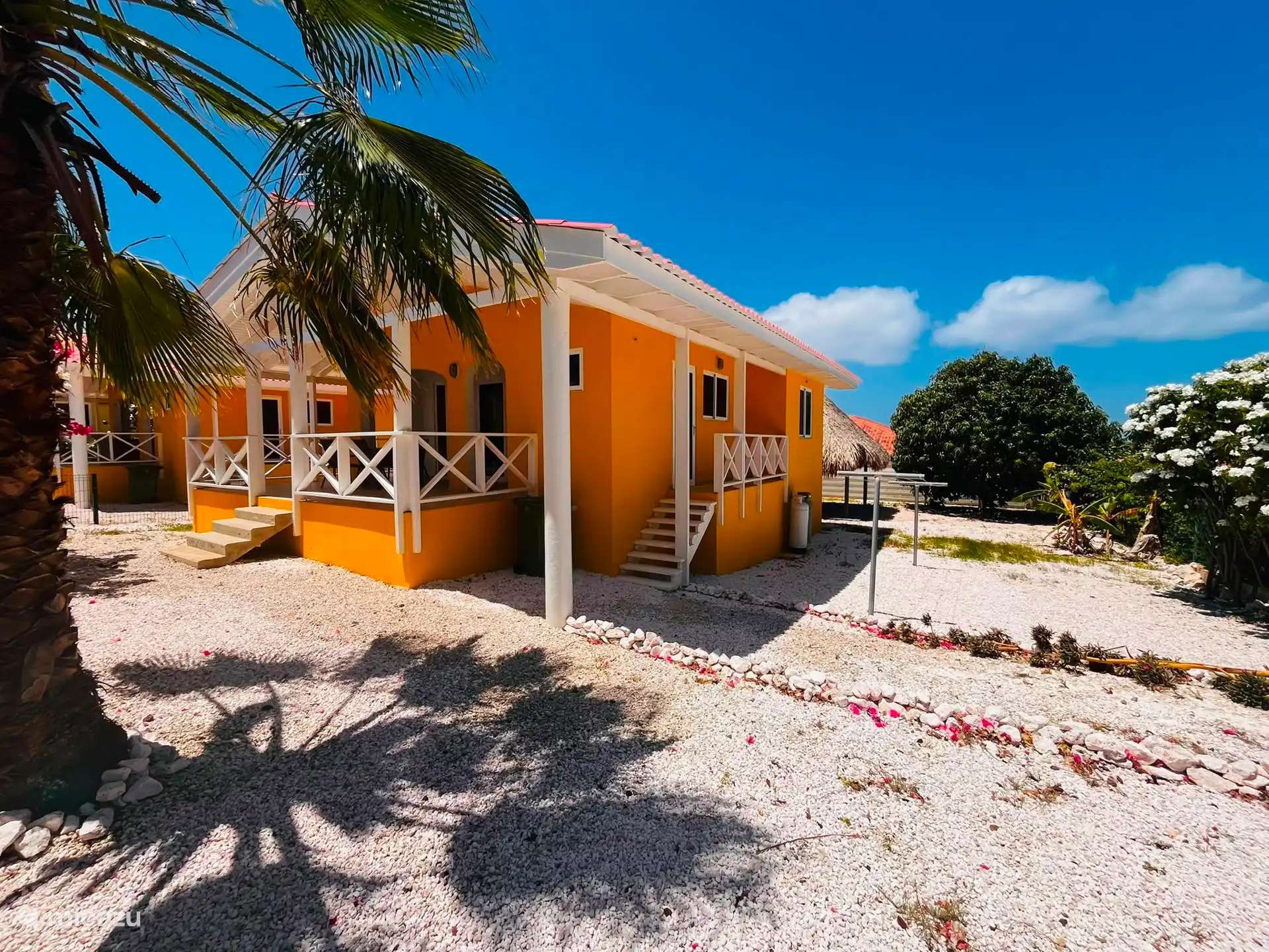 villa huren in Sint Willibrordus, Banda Abou (west), Curaçao -  Kas Jumelle II *Beveiligd Resort*