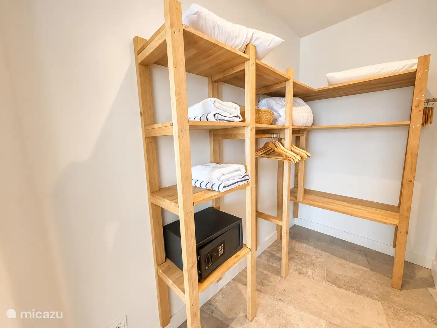 Walk in closet slaapkamer 3