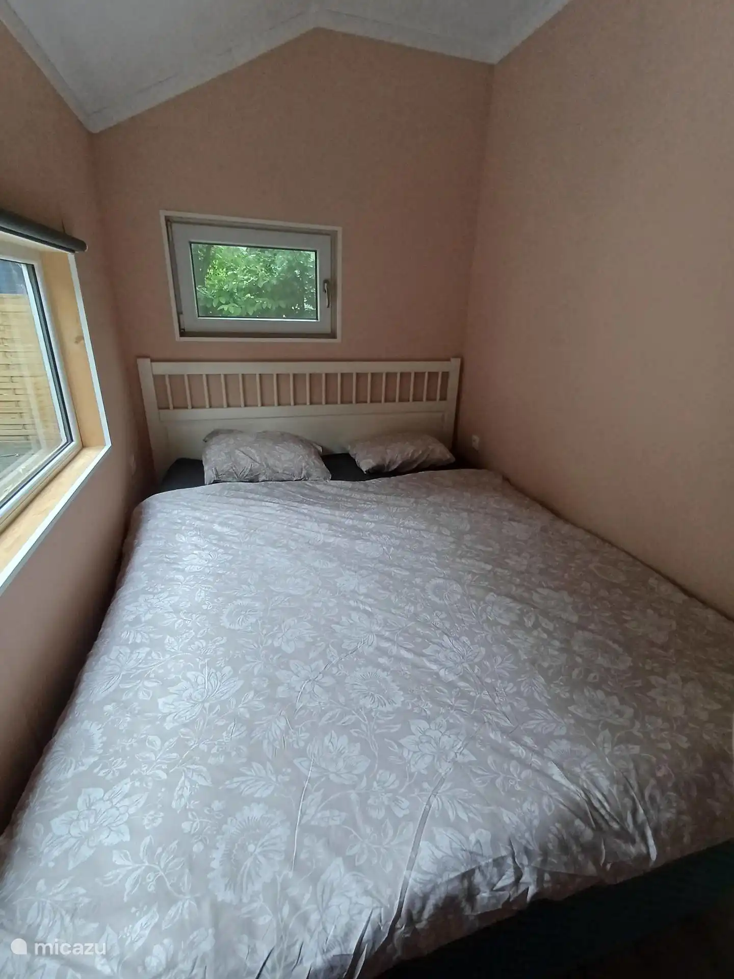 Slaapkamer met tweepersoonsbed
