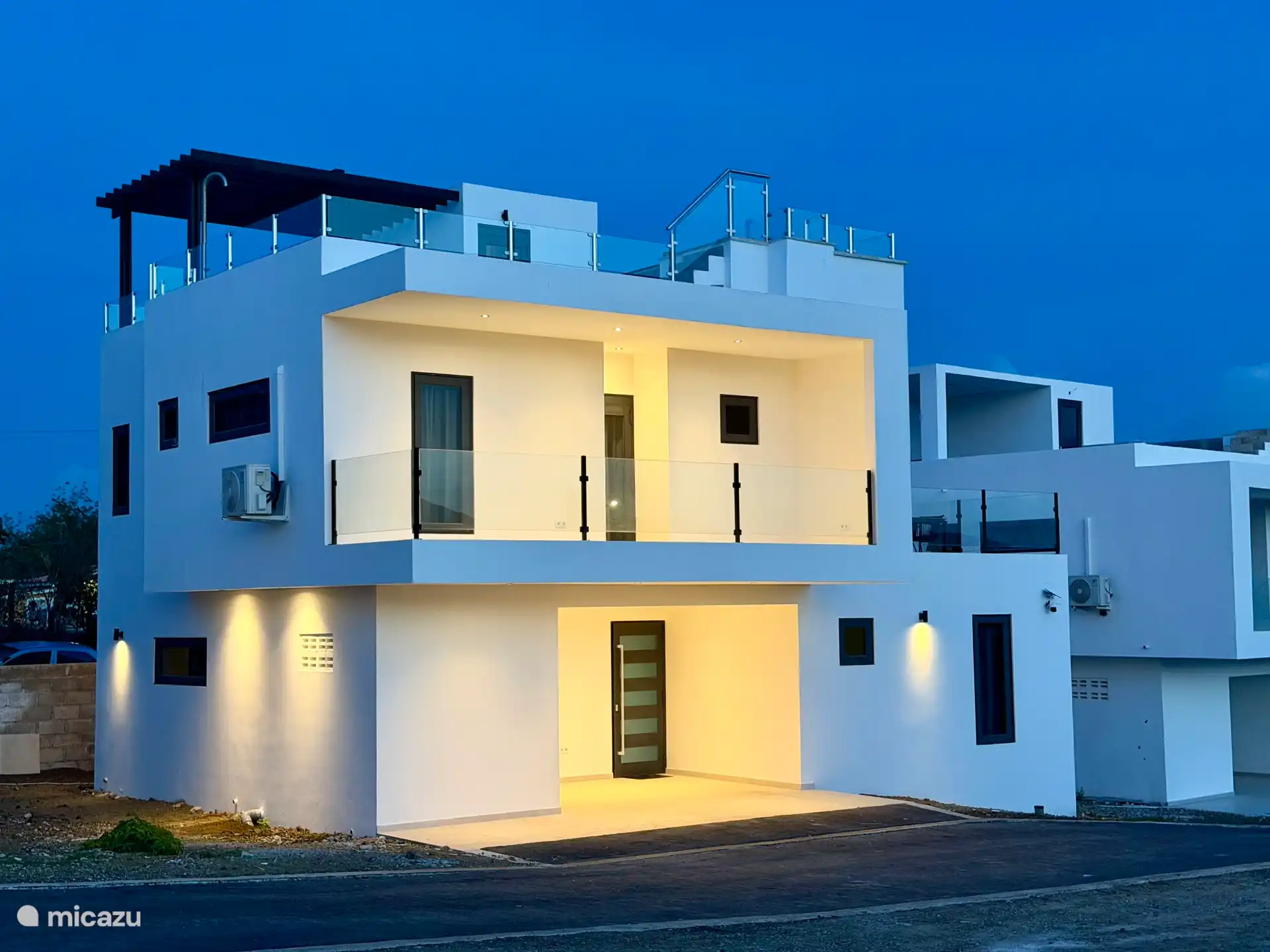 Flamingo Brisa Villa by night light.