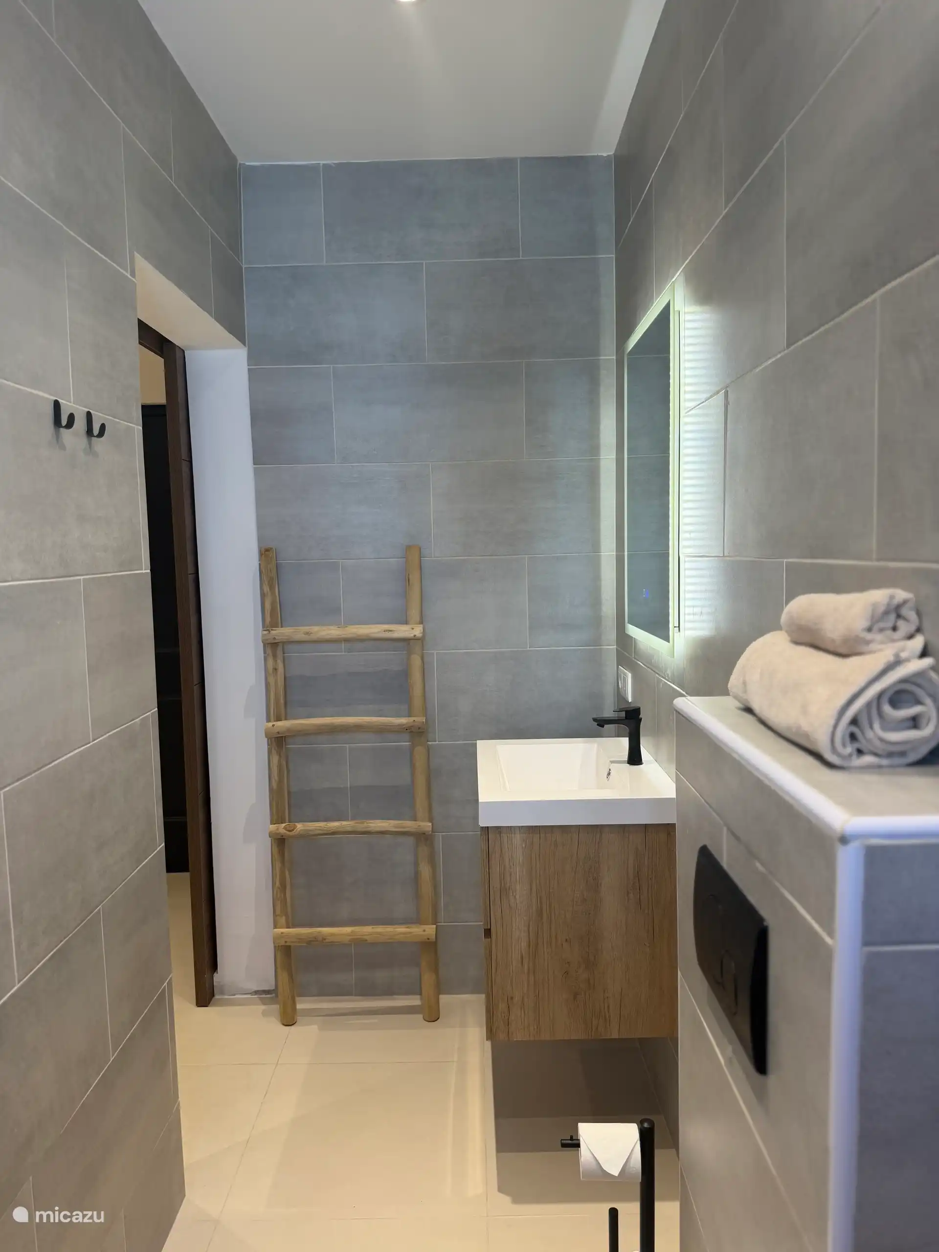 Bathroom bedroom 2 1st floor.