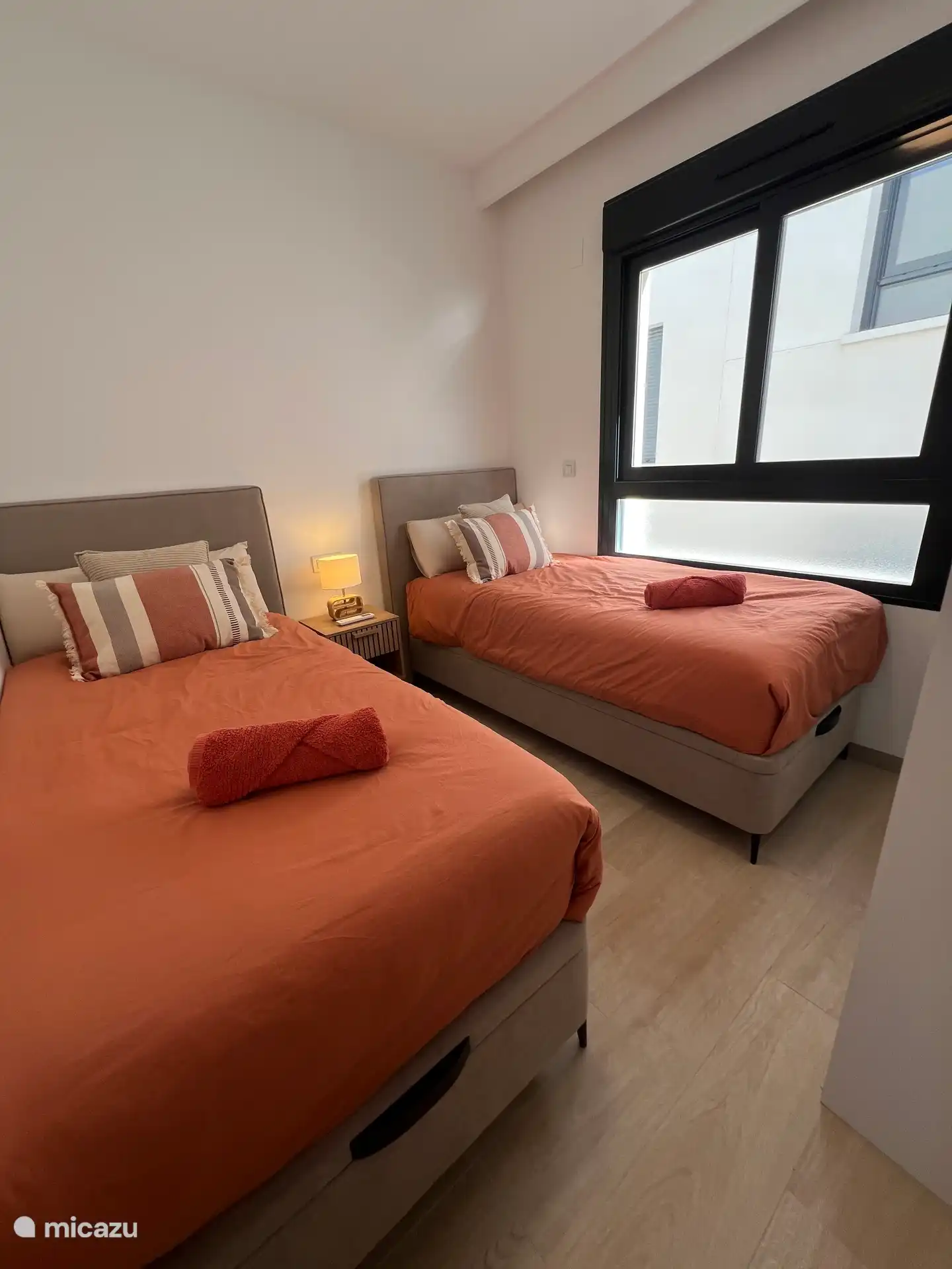 Schlafzimmer 2