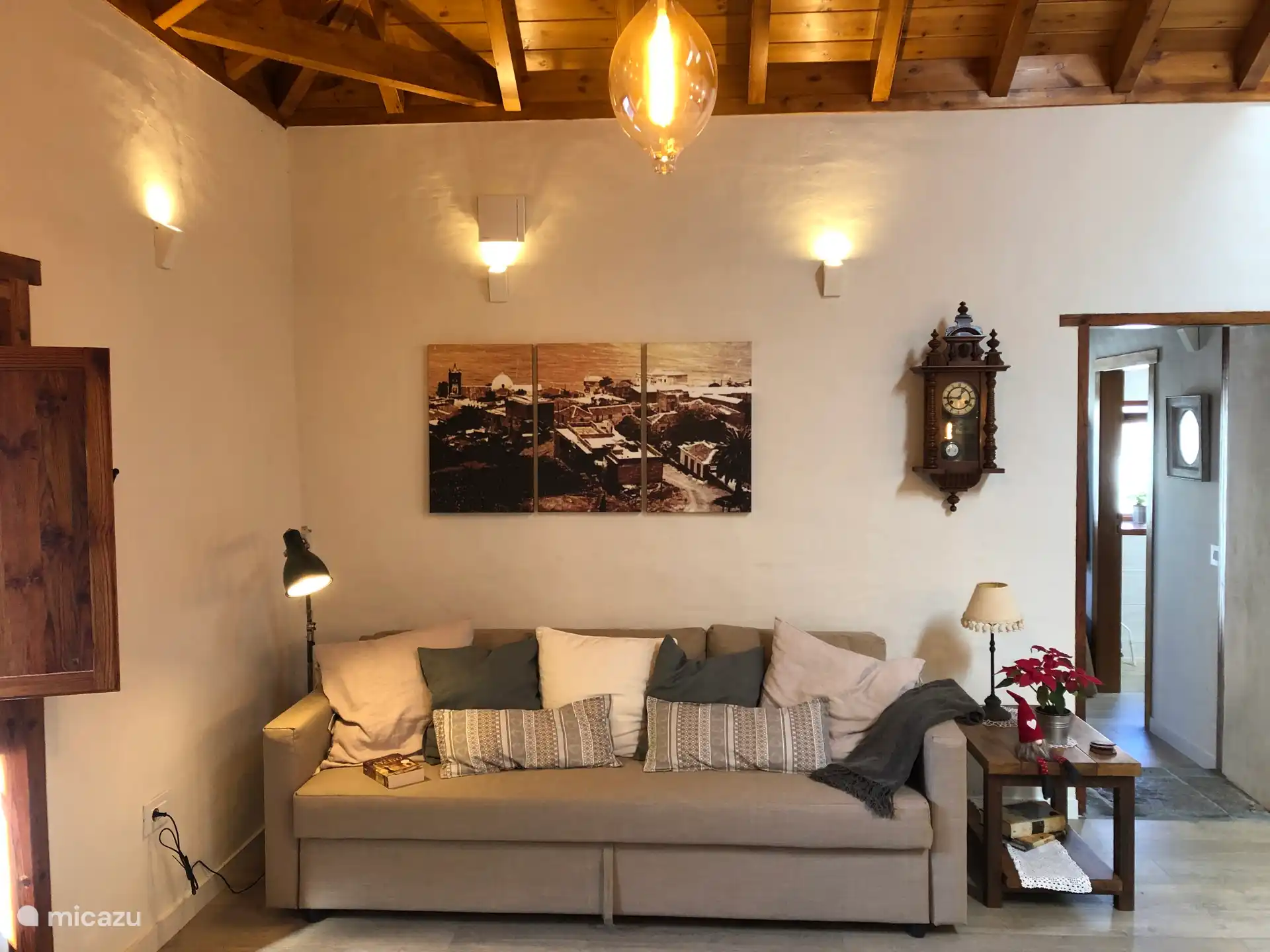 Woonkamer. Bankbed