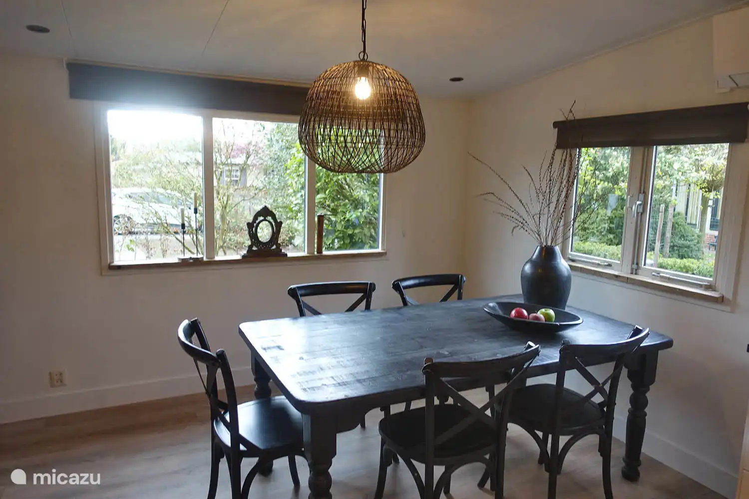 Mesa de comedor | Alquiler chalet de Zonnehof para 4 personas en Buitenplaats de Berghorst, en Stegeren, cerca de Ommen, Overijssel 