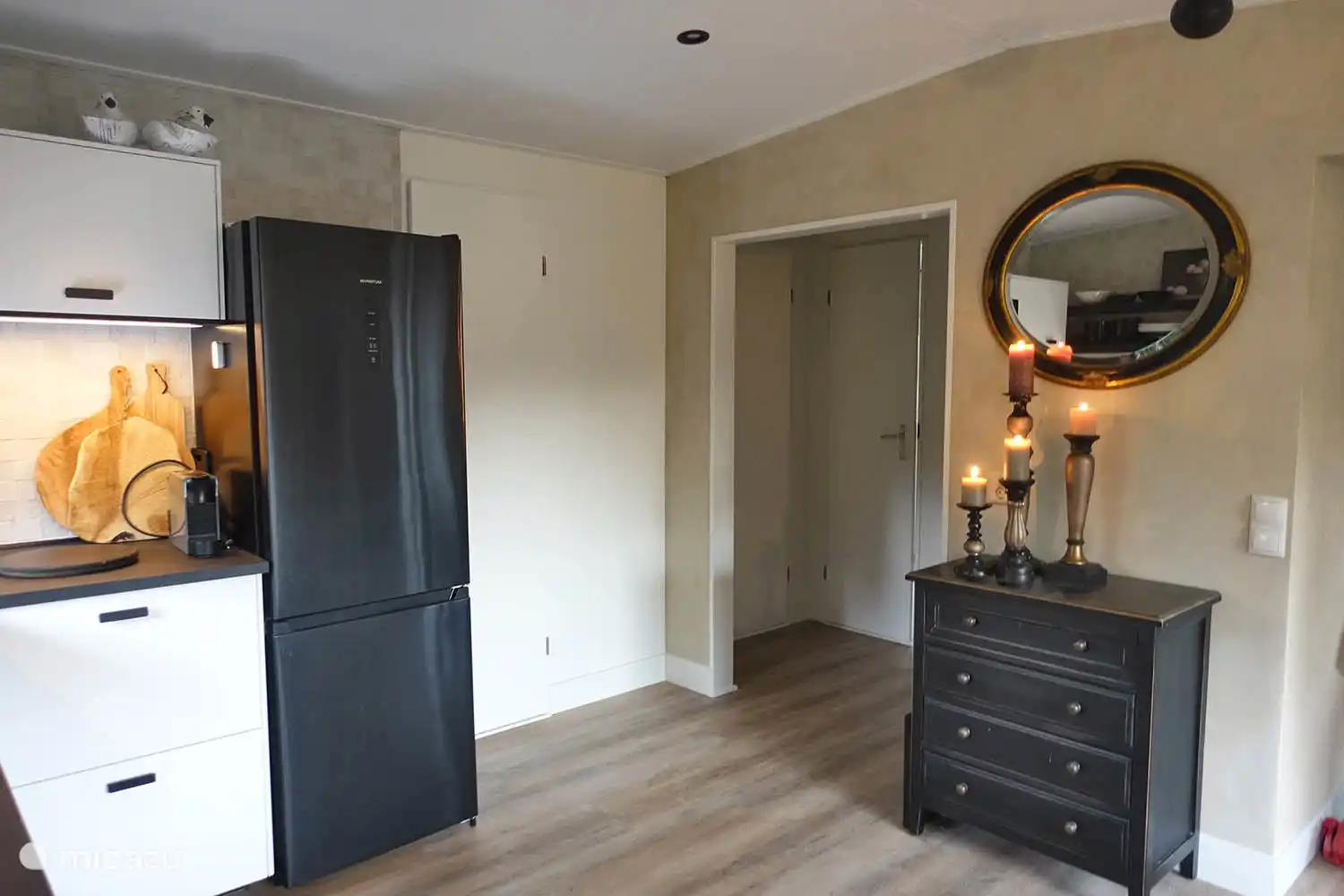 Paso al dormitorio y al baño | Alquiler chalet de Zonnehof para 4 personas en Buitenplaats de Berghorst, en Stegeren, cerca de Ommen, Overijssel 