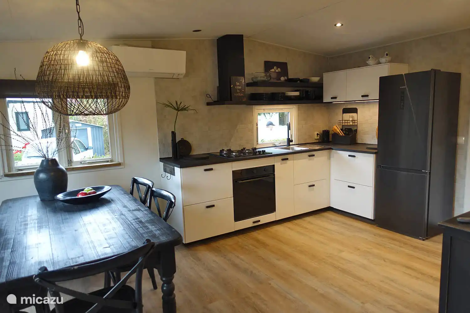 Cocina abierta | Alquiler chalet de Zonnehof para 4 personas en Buitenplaats de Berghorst, en Stegeren, cerca de Ommen, Overijssel 