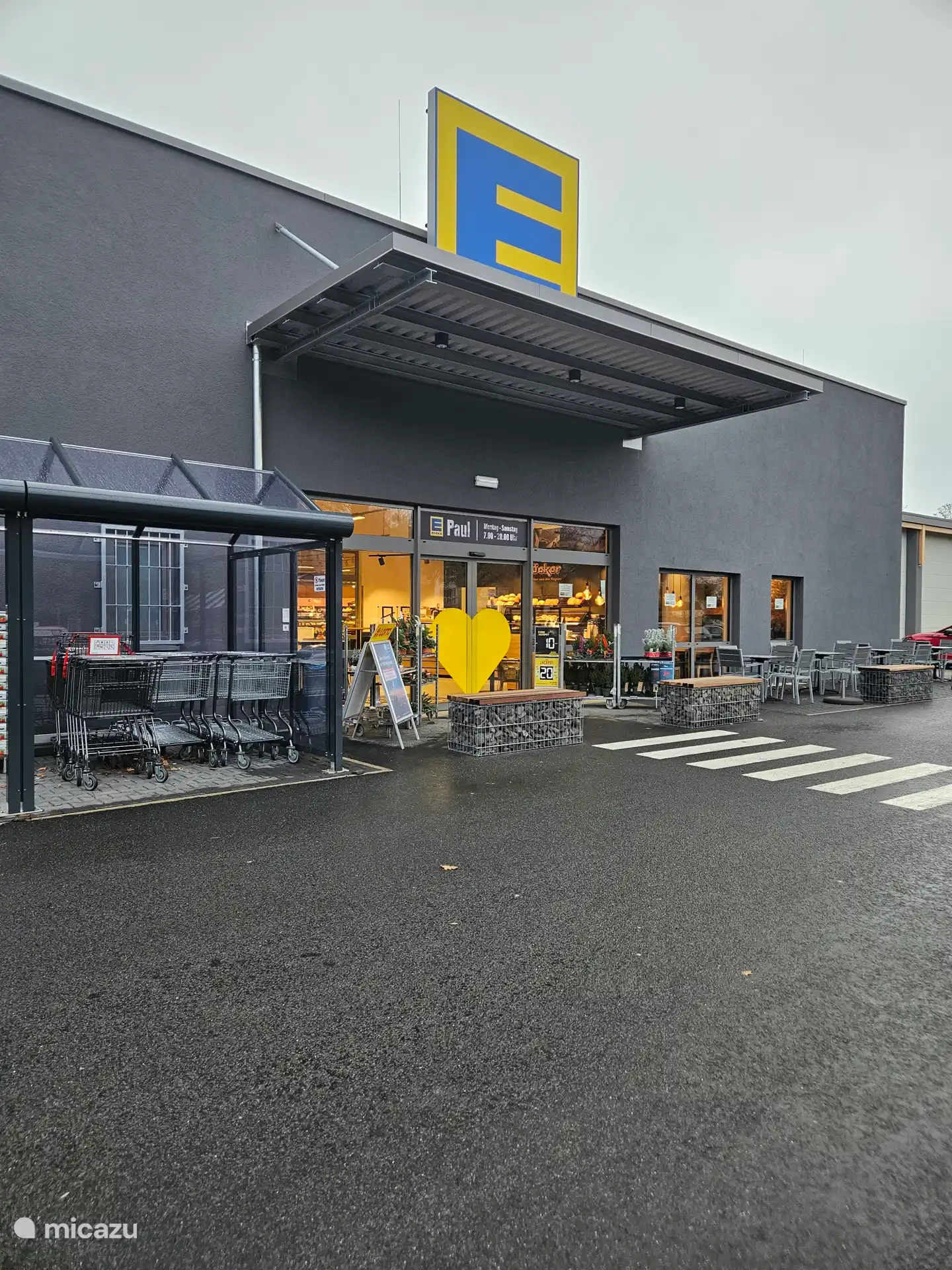 Supermarkt Edeka in Frankenau heeft een uitgebreid assortiment artikelen, een verse slager en warme bakker voor al je dagelijkse boodschappen of een ontbijtje bij de bakker.