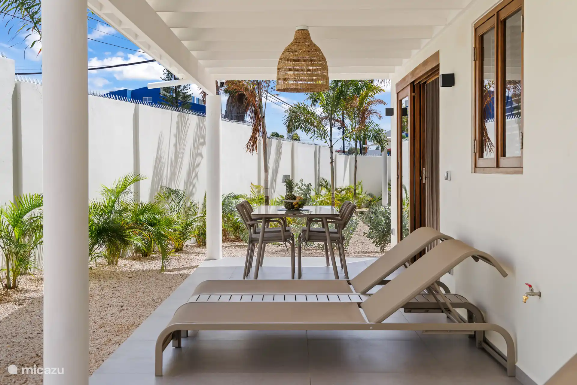 porch appartement 1