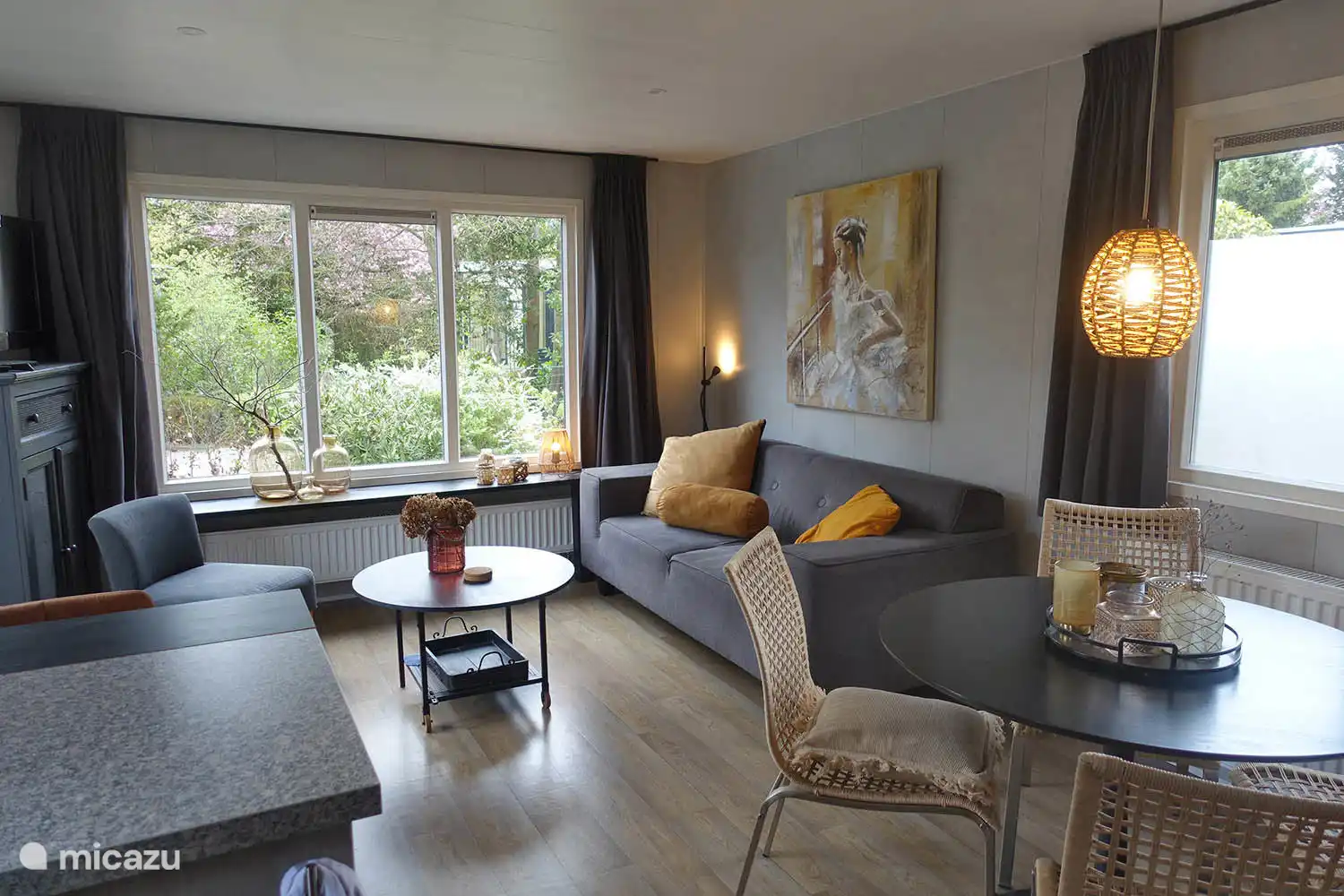 Salón Vechtdalchalet Zonnezicht en Buitenplaats de Berghorst en Stegeren, OV. 