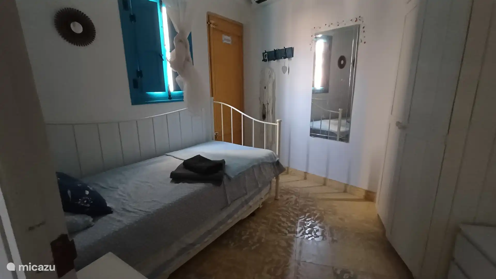 Die dritte Schlafanlage verfügt über zwei separate Zimmer, jeweils mit einem Bett