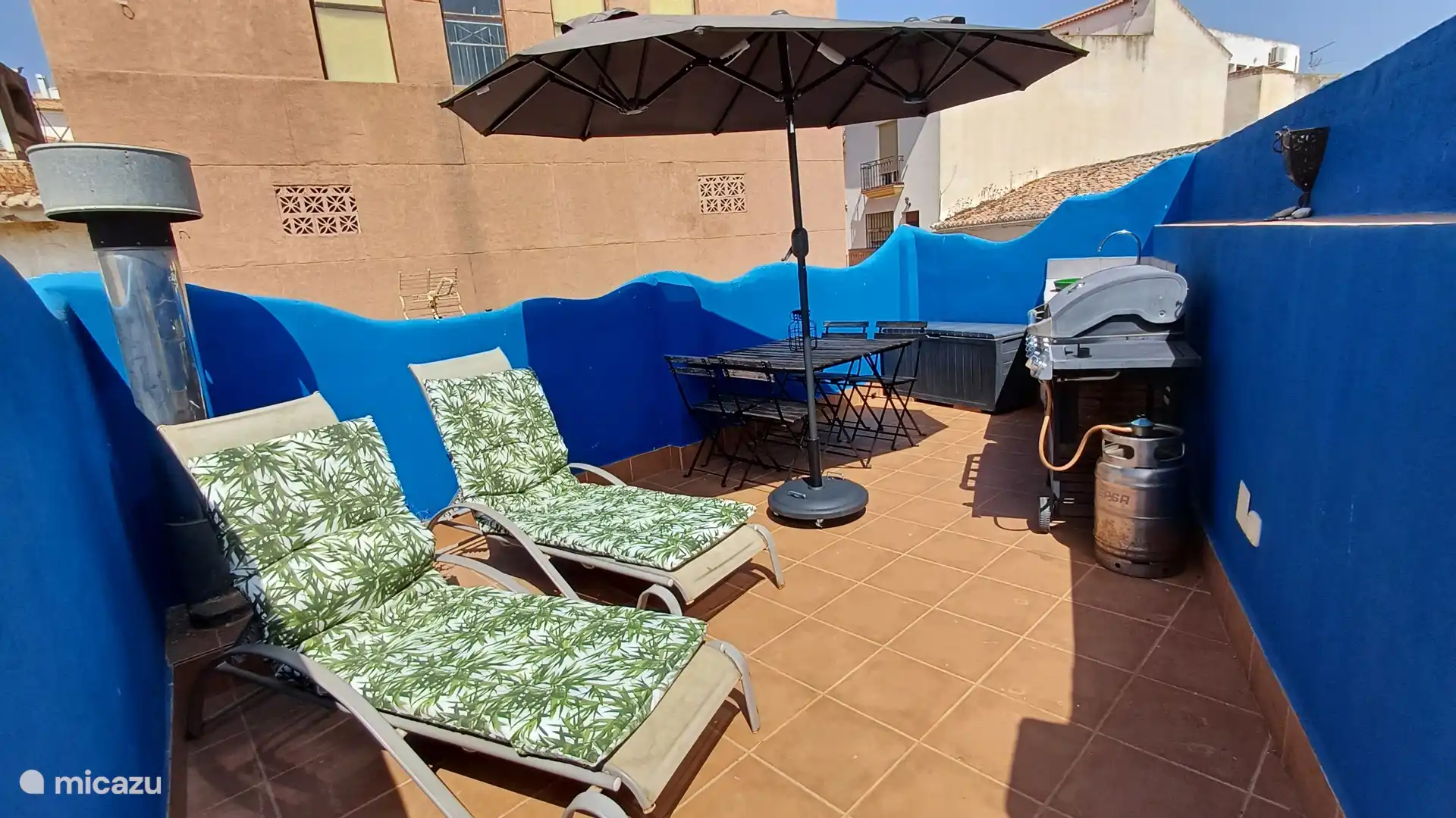 Dachterrasse mit Liegeplätzen