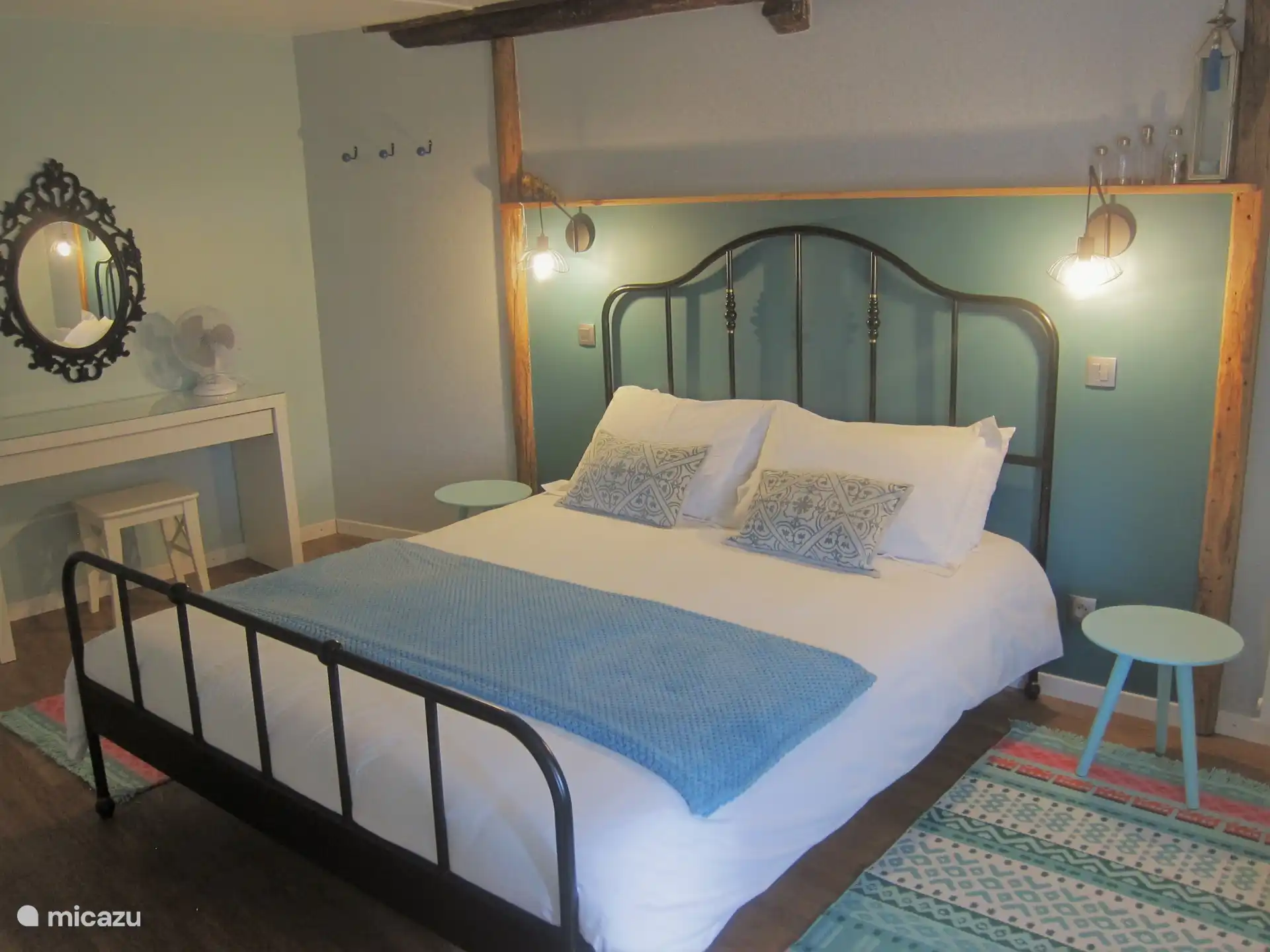 Ruime tweepersoonsslaapkamer met kingsize bed (160 x 200)