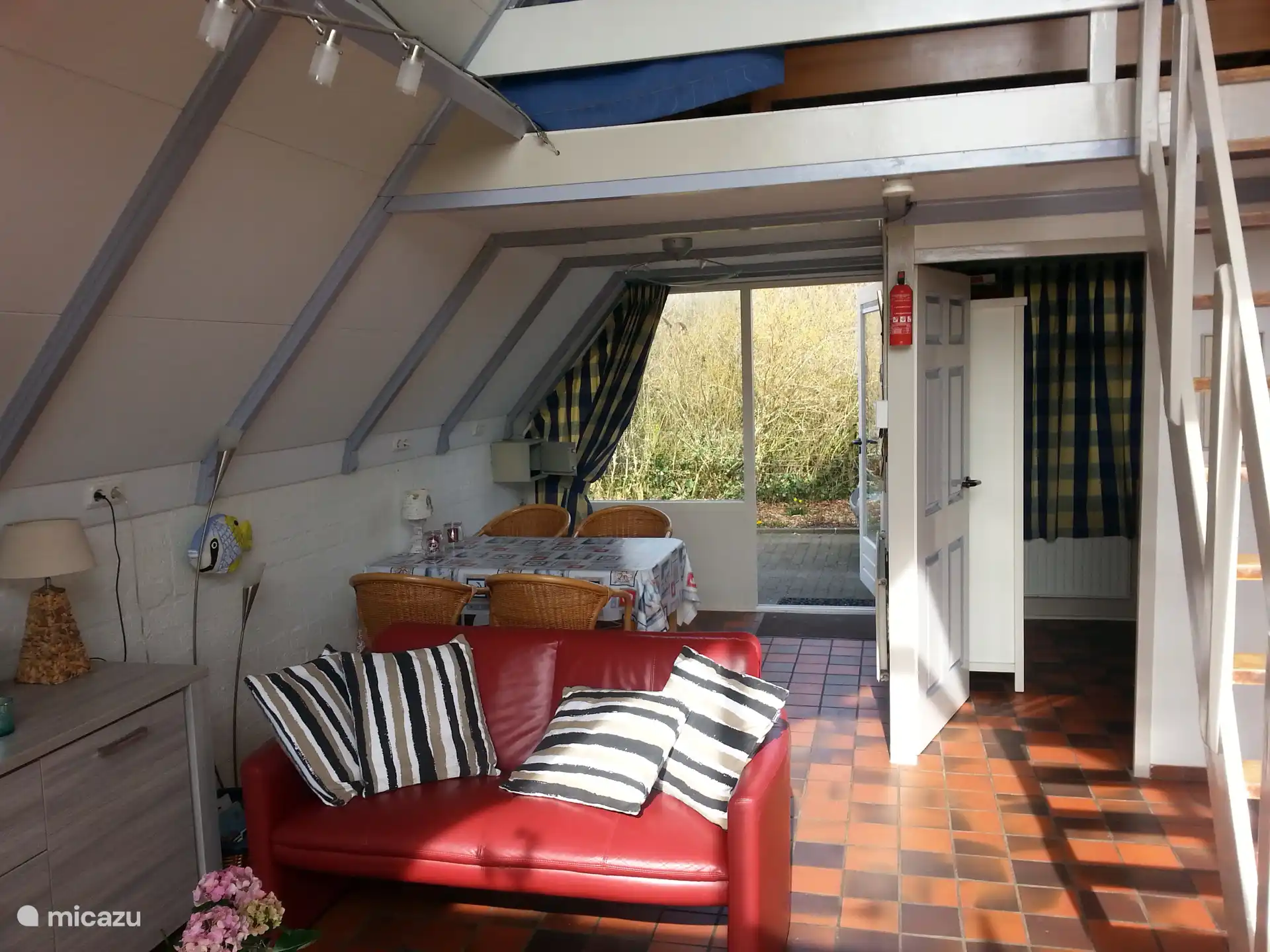 Ingang vakantiewoning en eethoek