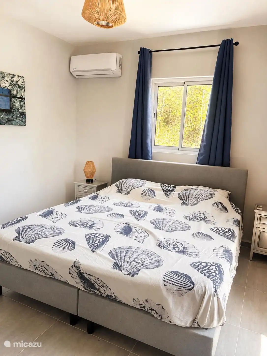 Chambre avec lit double