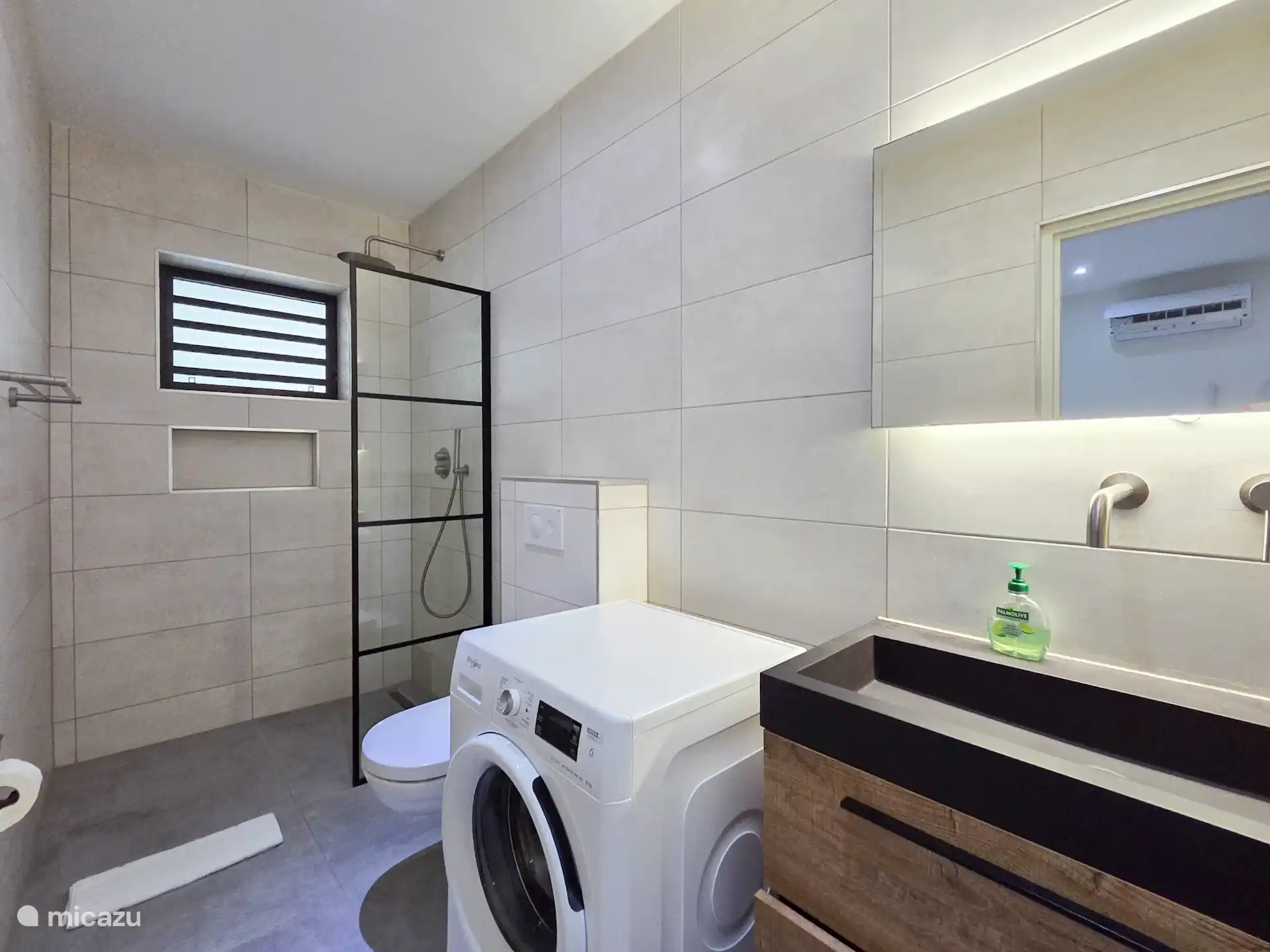 Baño 1 con lavadora