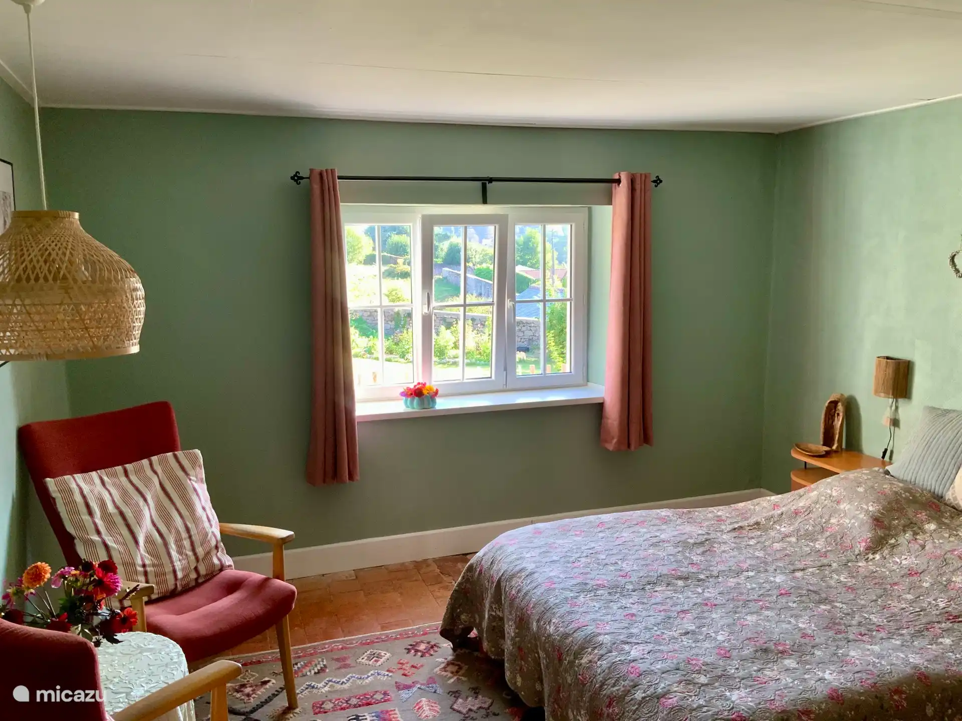 Slaapkamer met tweepersoonsbed 