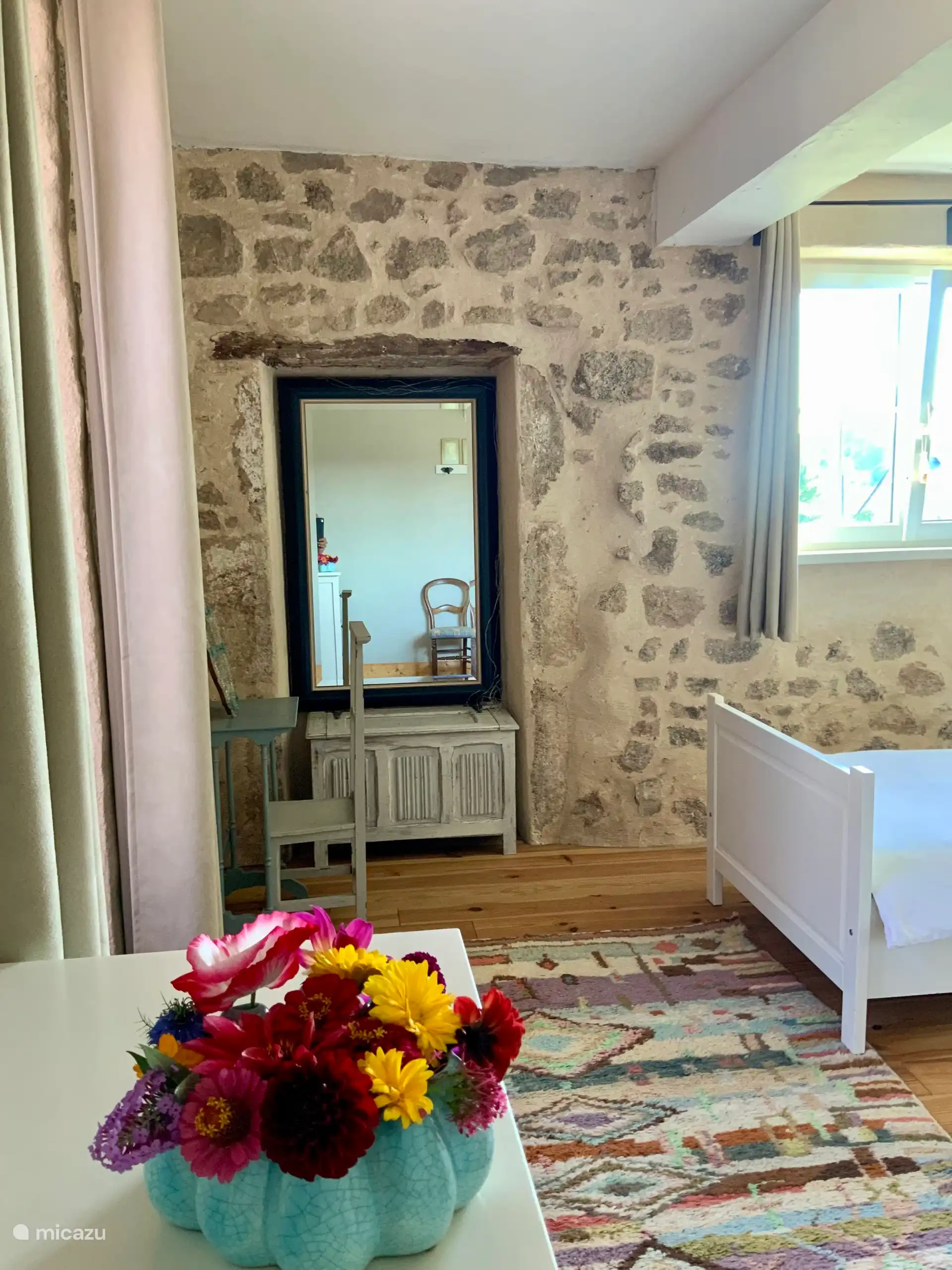 Slaapkamer met twee eenpersoonsbedden