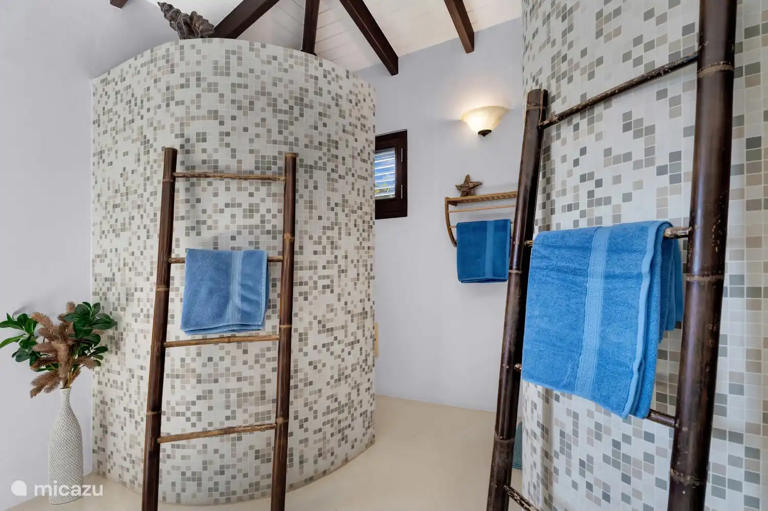 Grote badkamer slaapkamer een