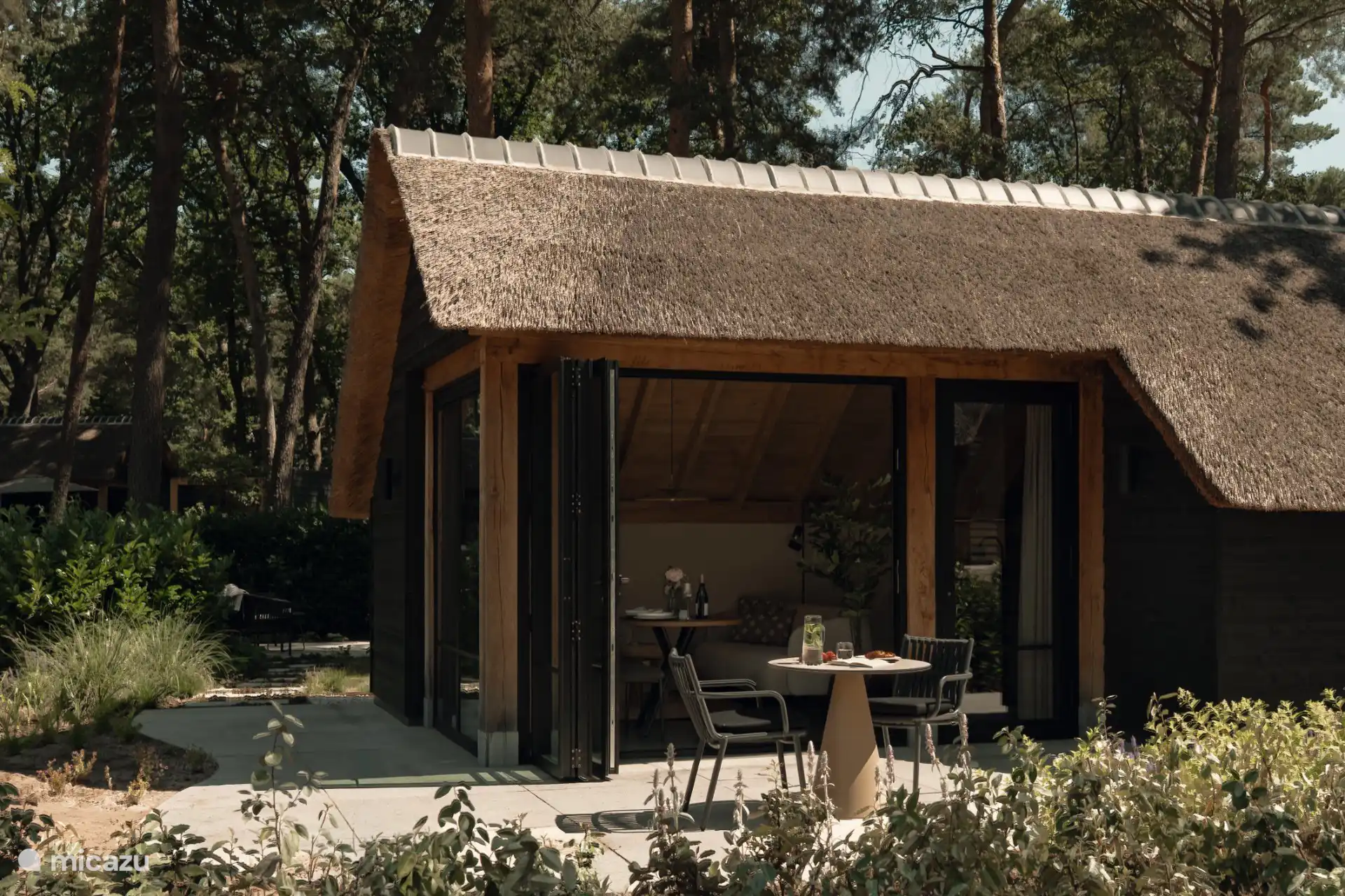 Bosstudio met hottub aan vijver | 2p en Países Bajos, Brabante Septentrional, Baarle-Nassau - studio