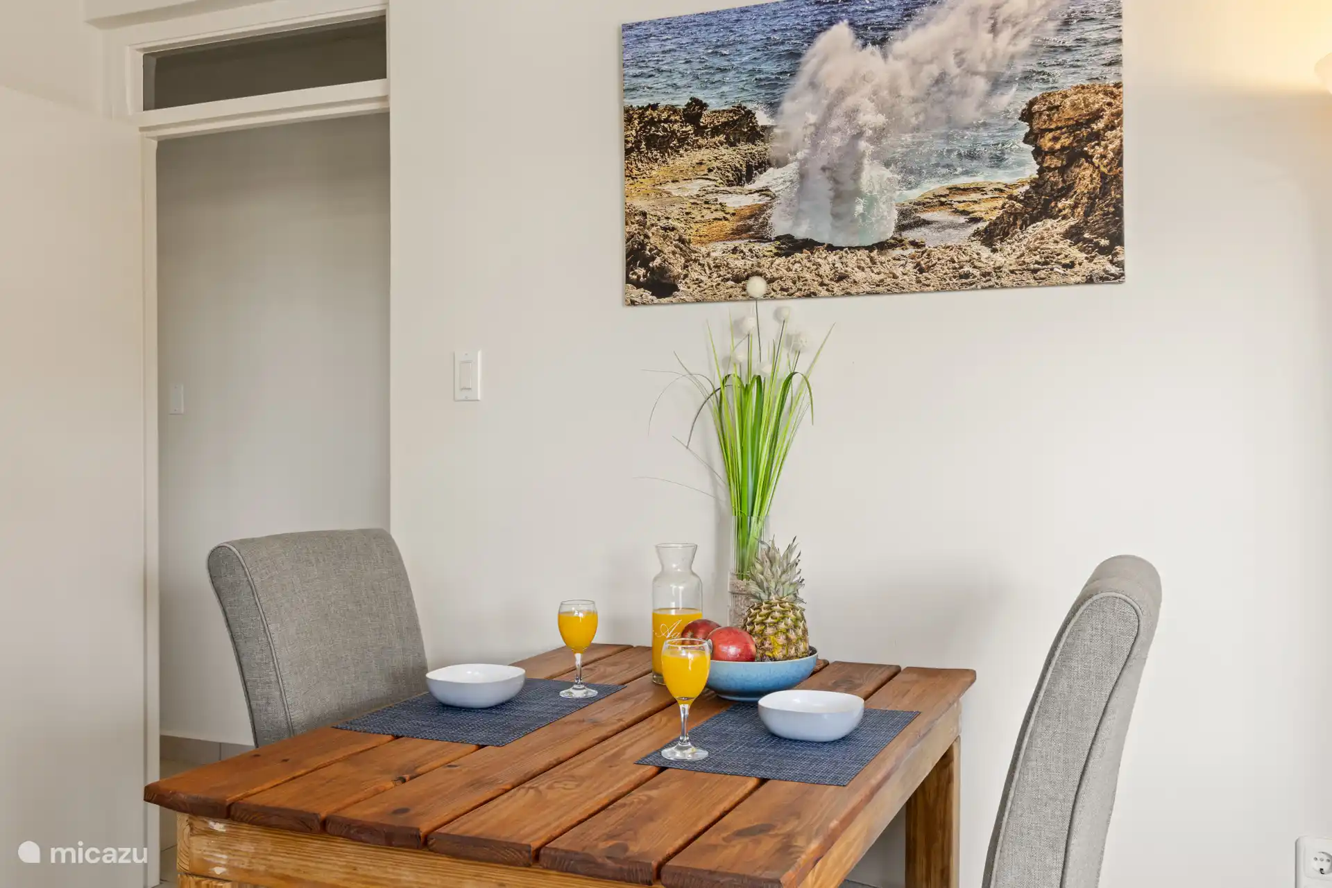 Eettafel bij de keuken