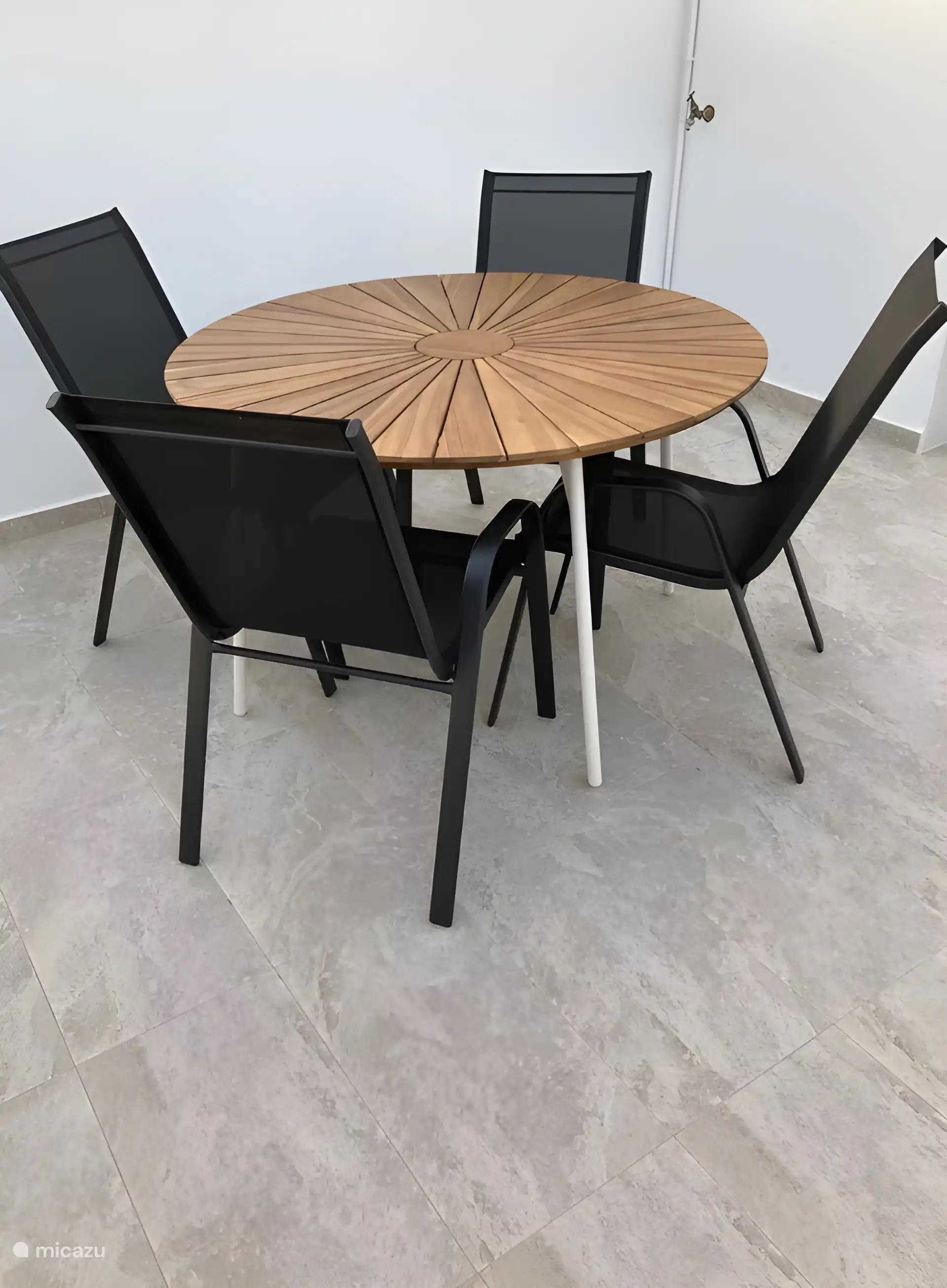 Terrasse au rez-de-chaussée