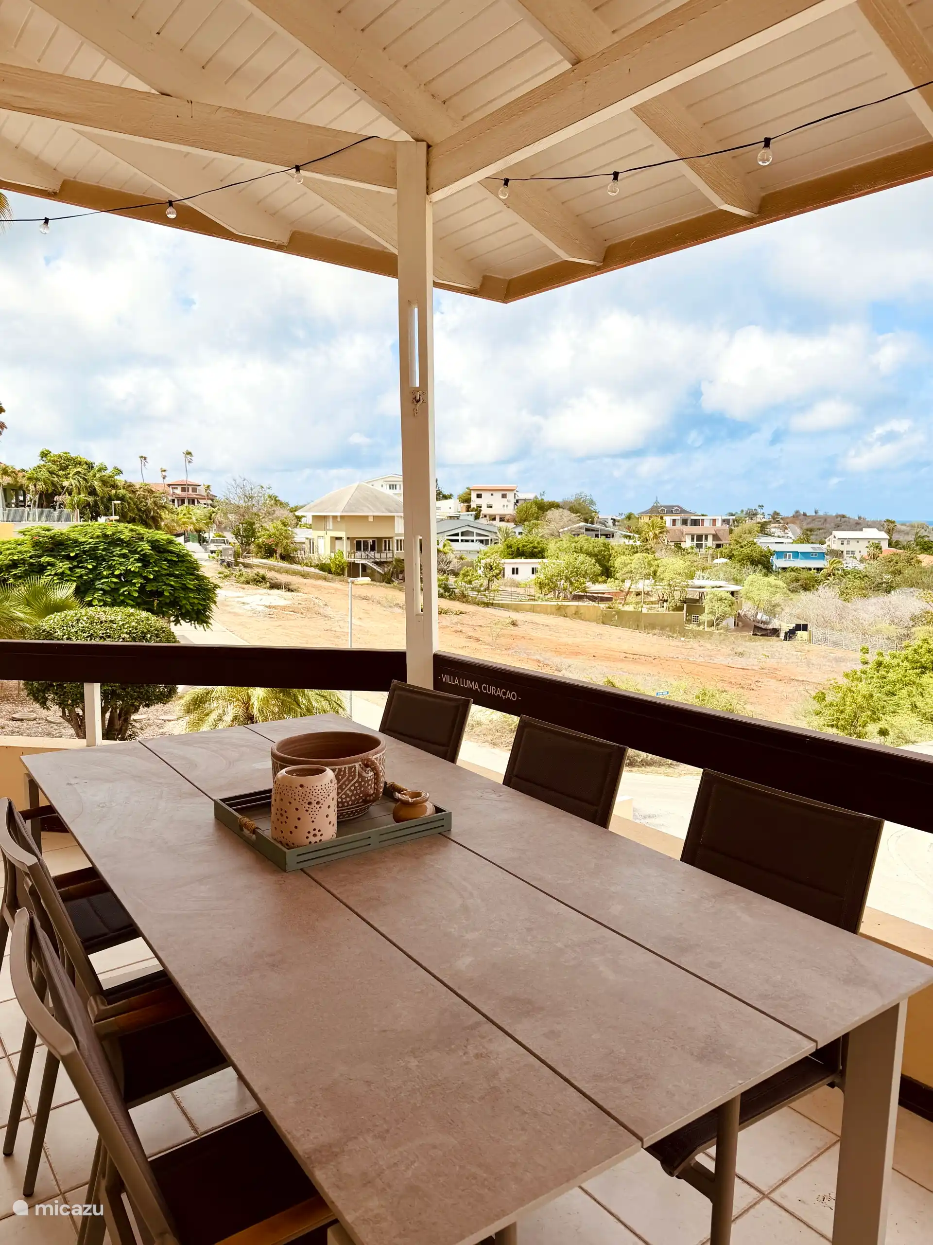 Toujours une brise et une vue sur la terrasse avant