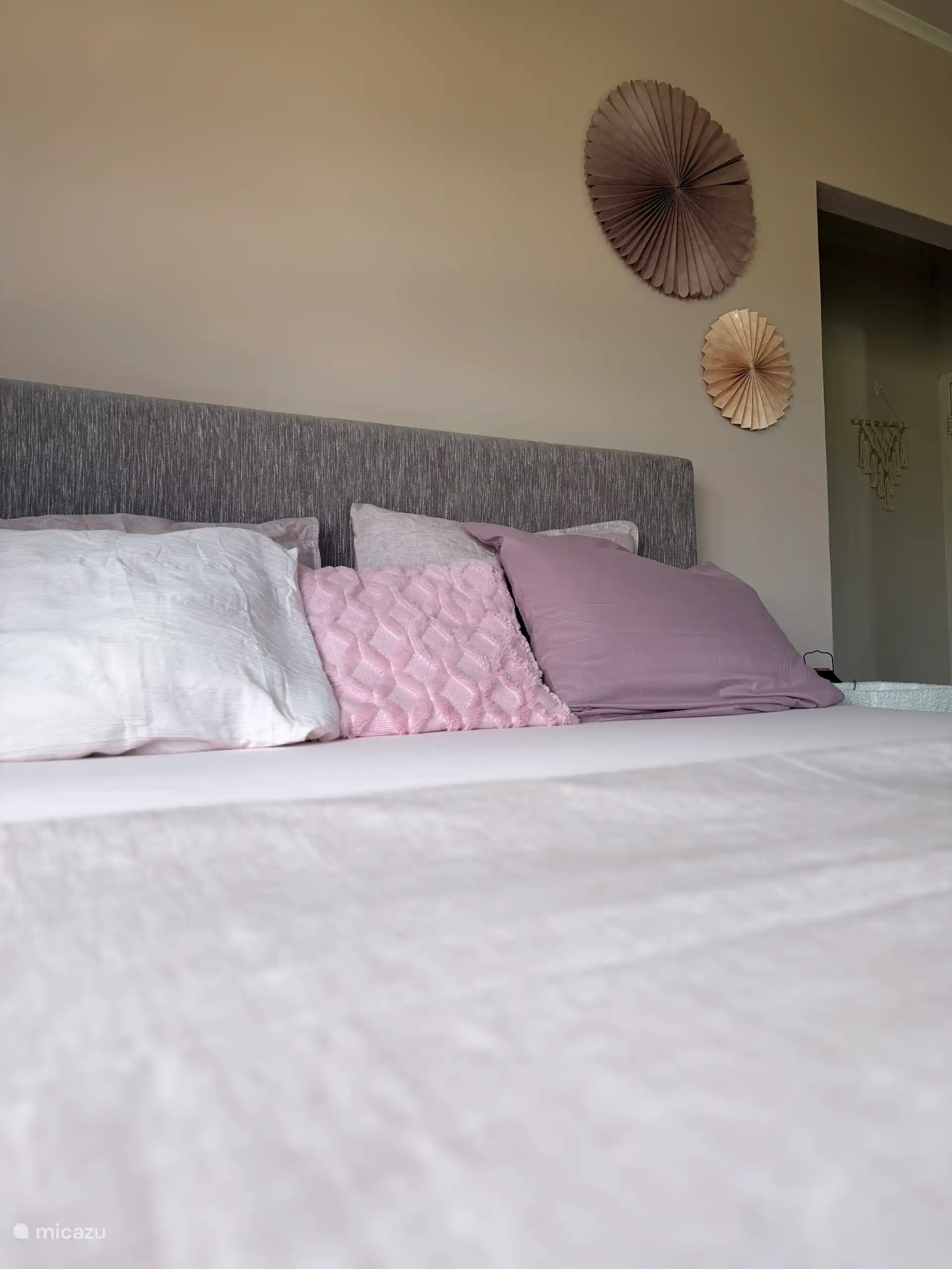 Chambre 1. Sommier de 180 x 200. + climatisation