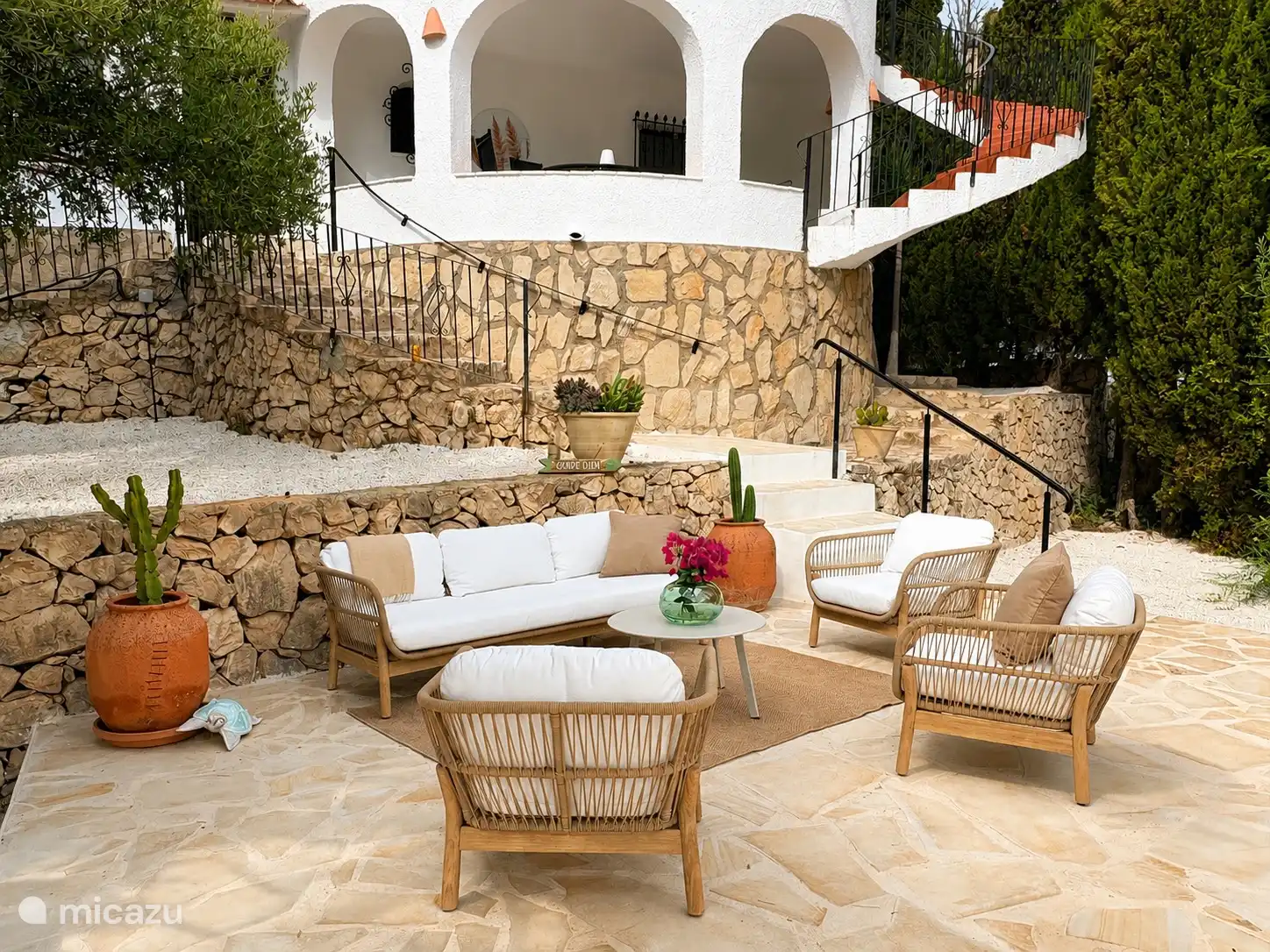 Partie de la terrasse à l’arrière de la maison